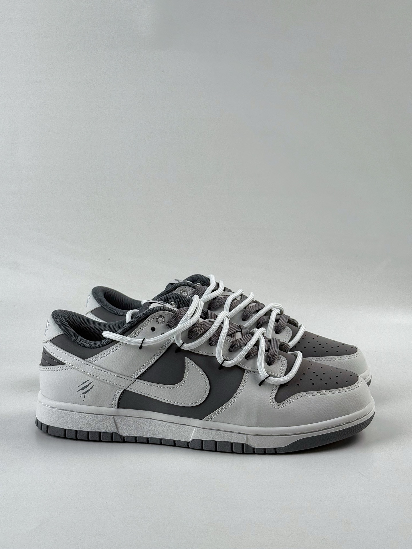 NIKE SB Dunk Low RETRO 封狼居胥 白灰 WG0528-111