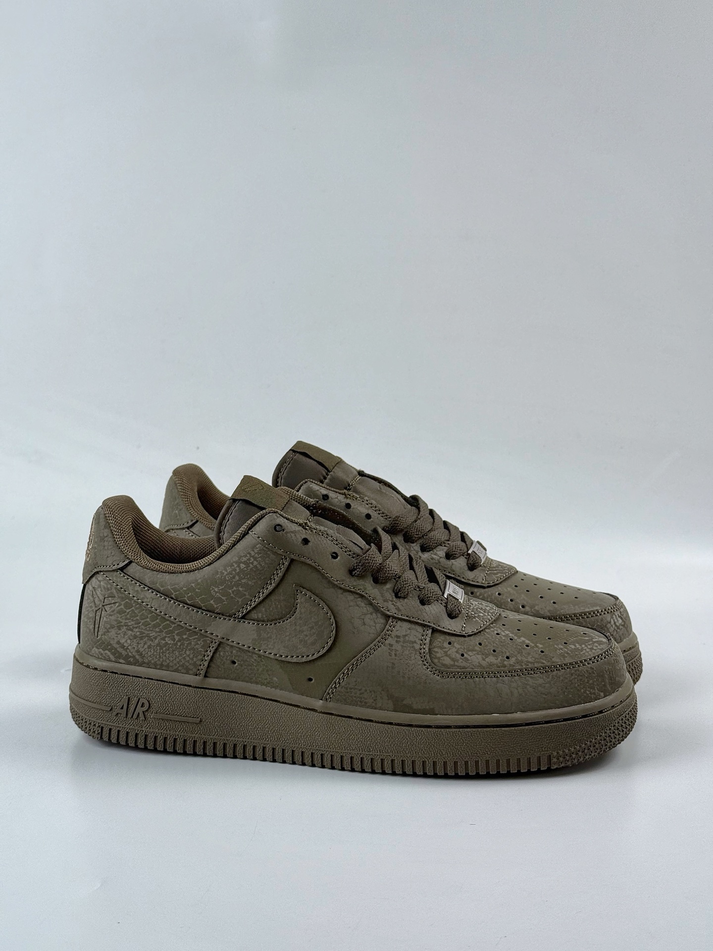 Nike Air Force 1 Low 07 专属logo（曼巴蛇图案）迷踪绿 IB0018-301