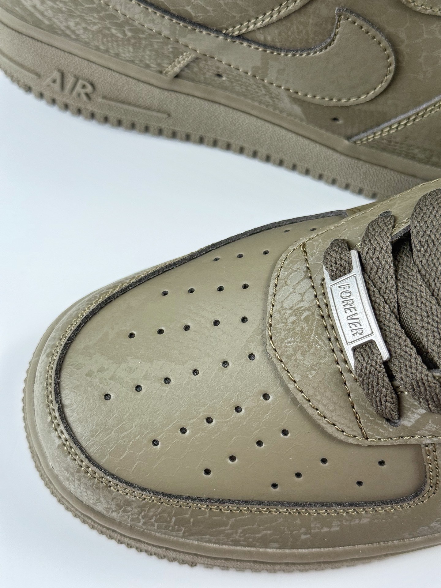Nike Air Force 1 Low 07 专属logo（曼巴蛇图案）迷踪绿 IB0018-301