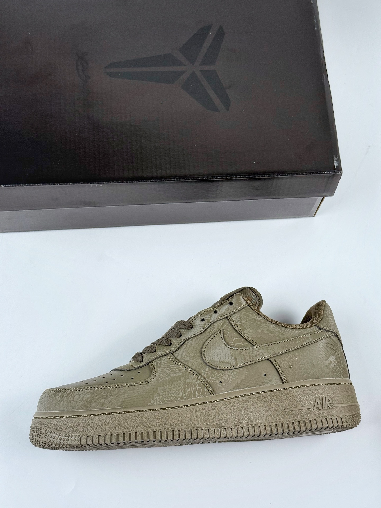 Nike Air Force 1 Low 07 专属logo（曼巴蛇图案）迷踪绿 IB0018-301