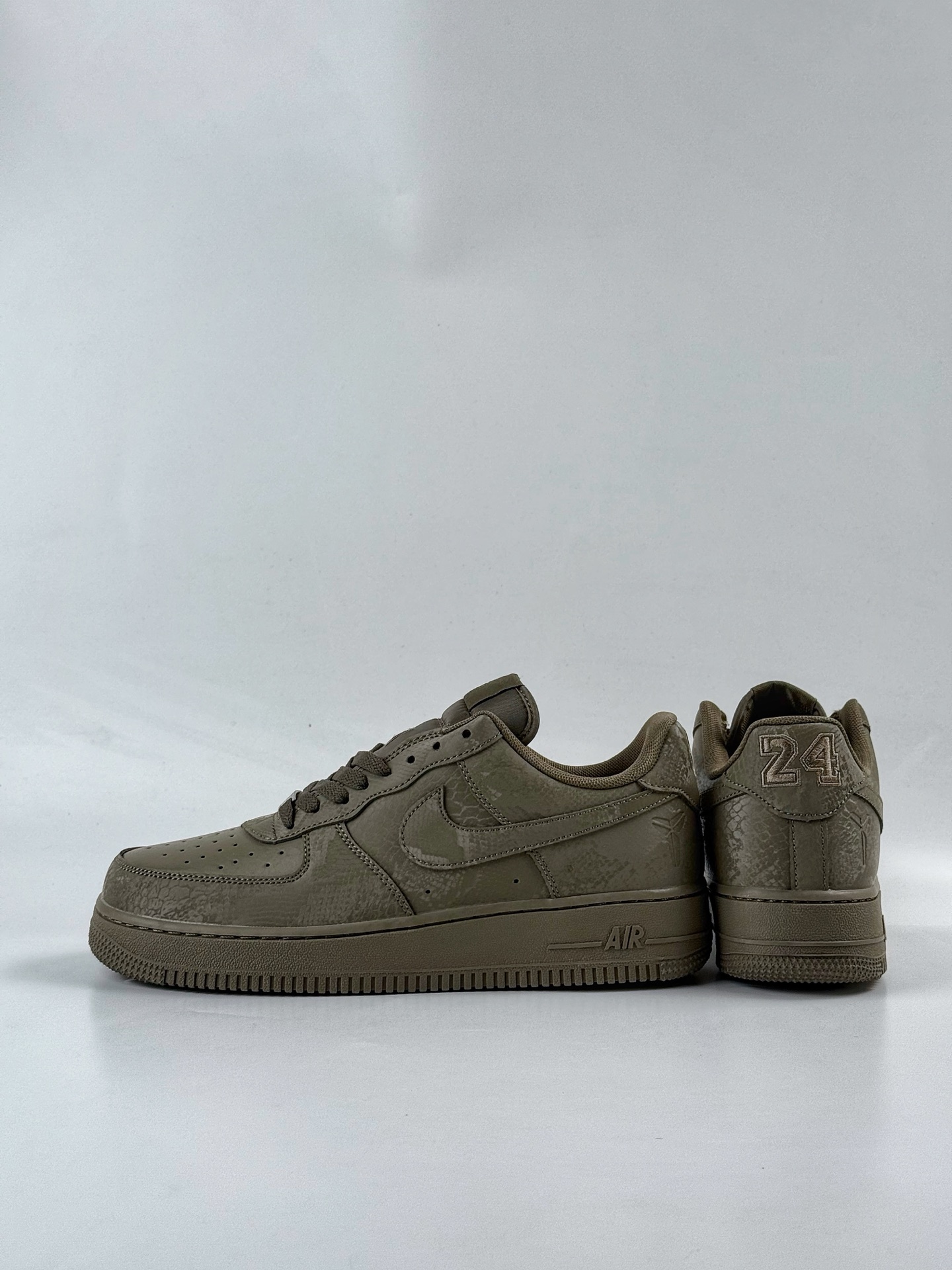 Nike Air Force 1 Low 07 专属logo（曼巴蛇图案）迷踪绿 IB0018-301