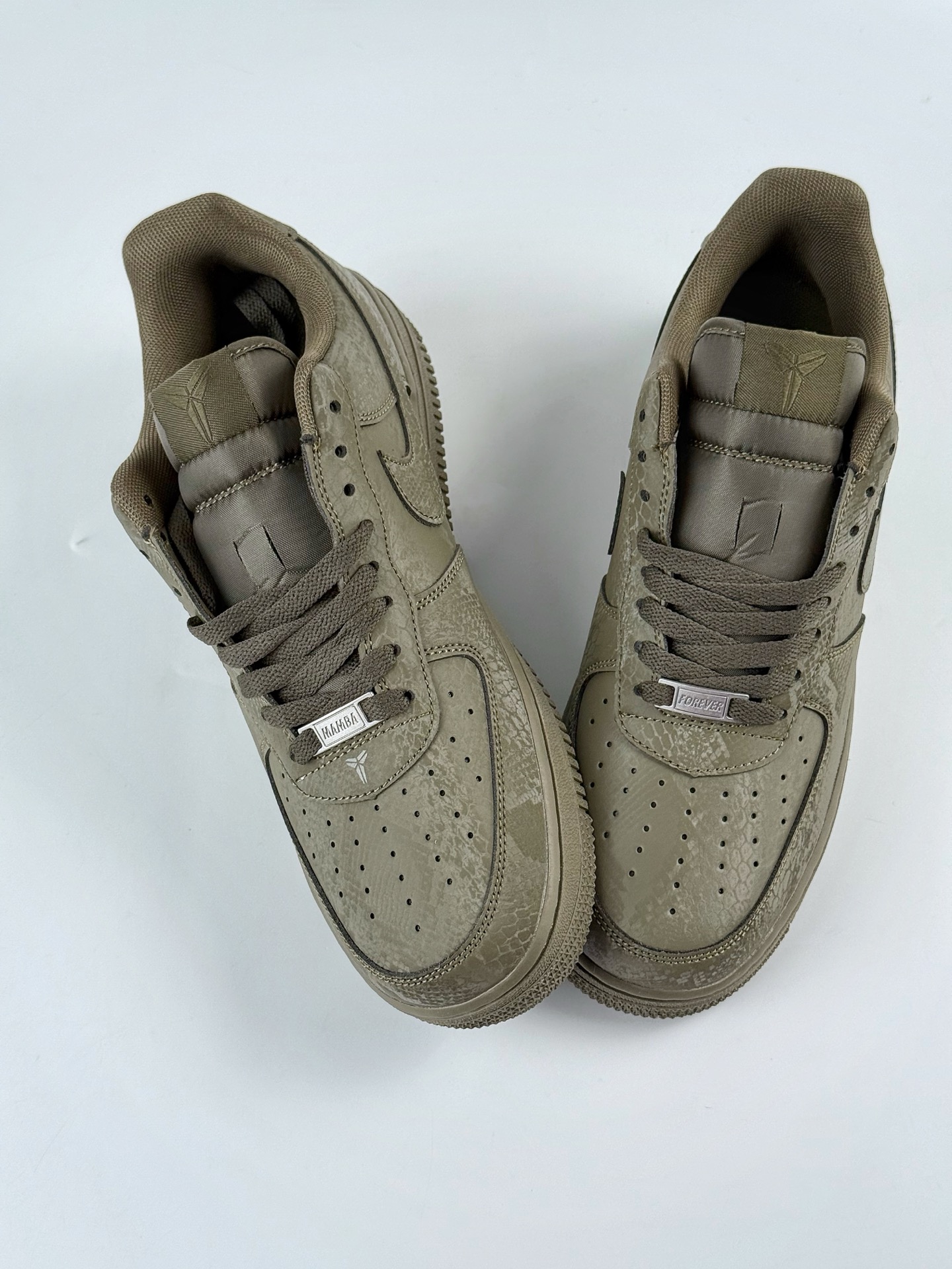 Nike Air Force 1 Low 07 专属logo（曼巴蛇图案）迷踪绿 IB0018-301