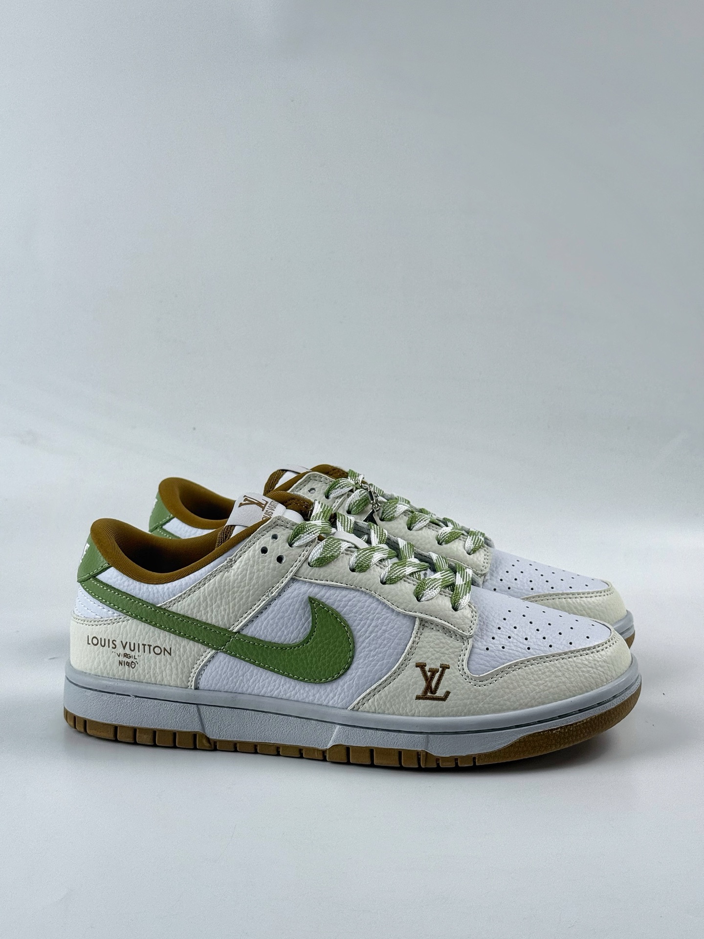 NIKE SB Dunk Low RETRO x Louis Vuitton 米白绿棕 SC0601-476