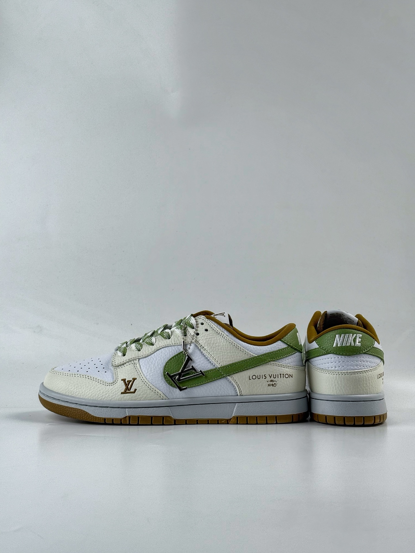 NIKE SB Dunk Low RETRO x Louis Vuitton 米白绿棕 SC0601-476