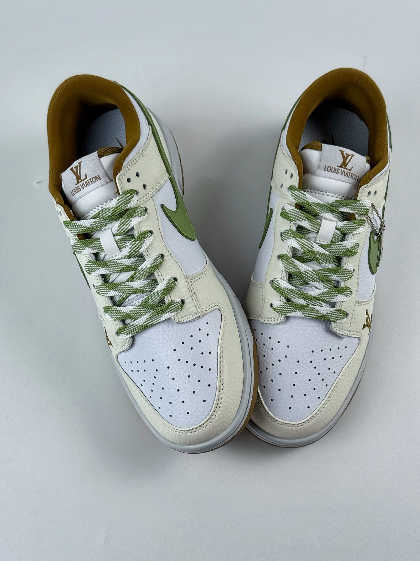 NIKE SB Dunk Low RETRO x Louis Vuitton 米白绿棕 SC0601-476