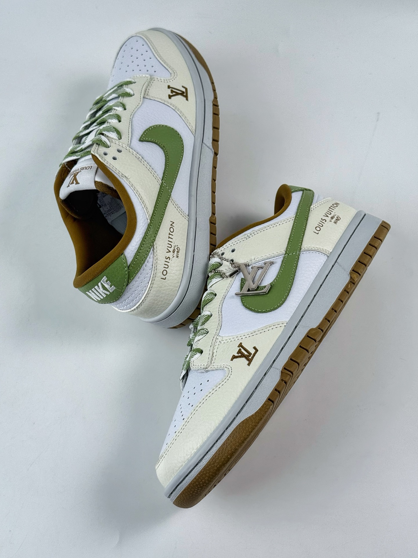 NIKE SB Dunk Low RETRO x Louis Vuitton 米白绿棕 SC0601-476