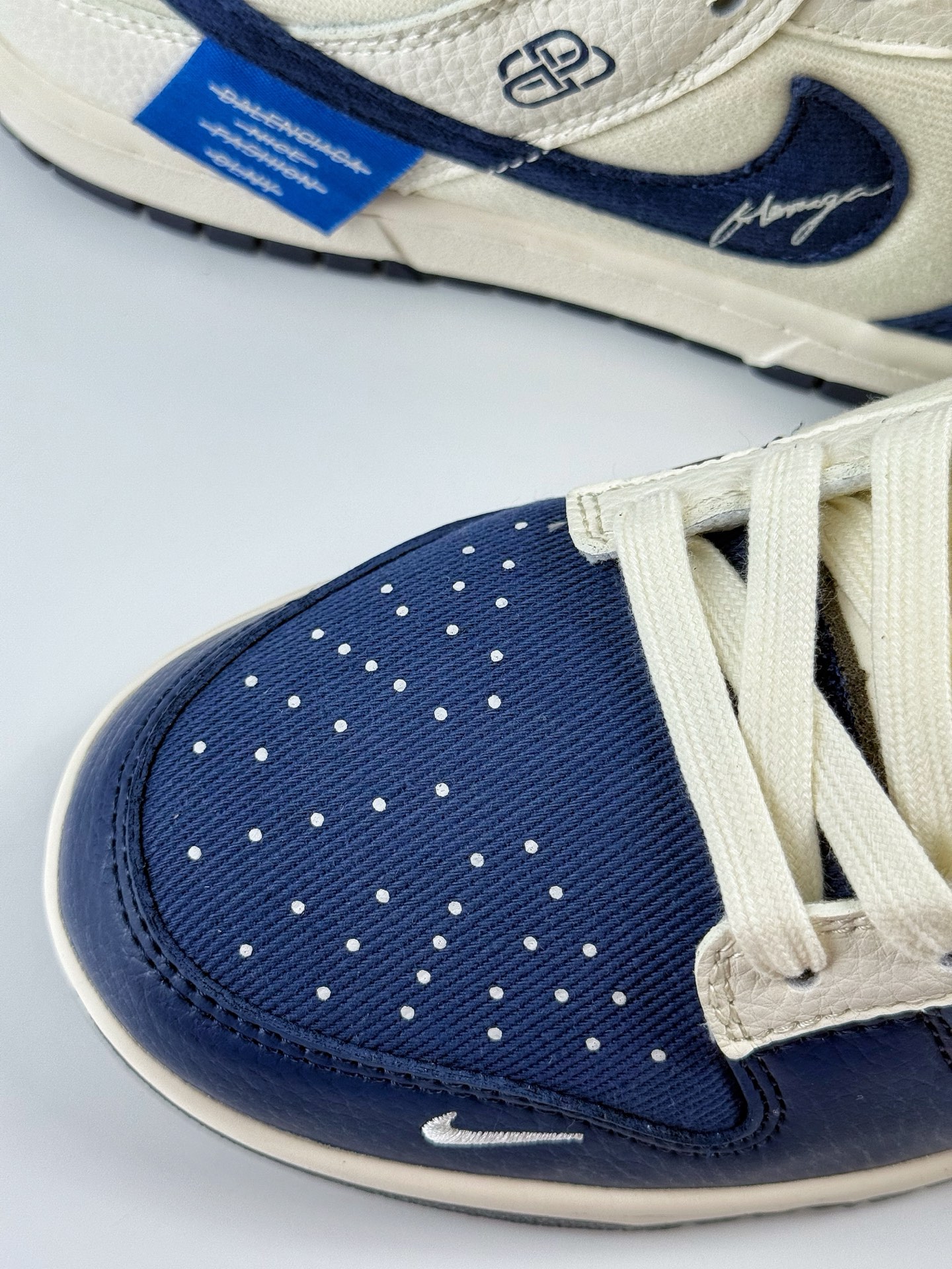 260 Nike SB Dunk Low x Balenciaga 蓝白小勾 XD1588-230