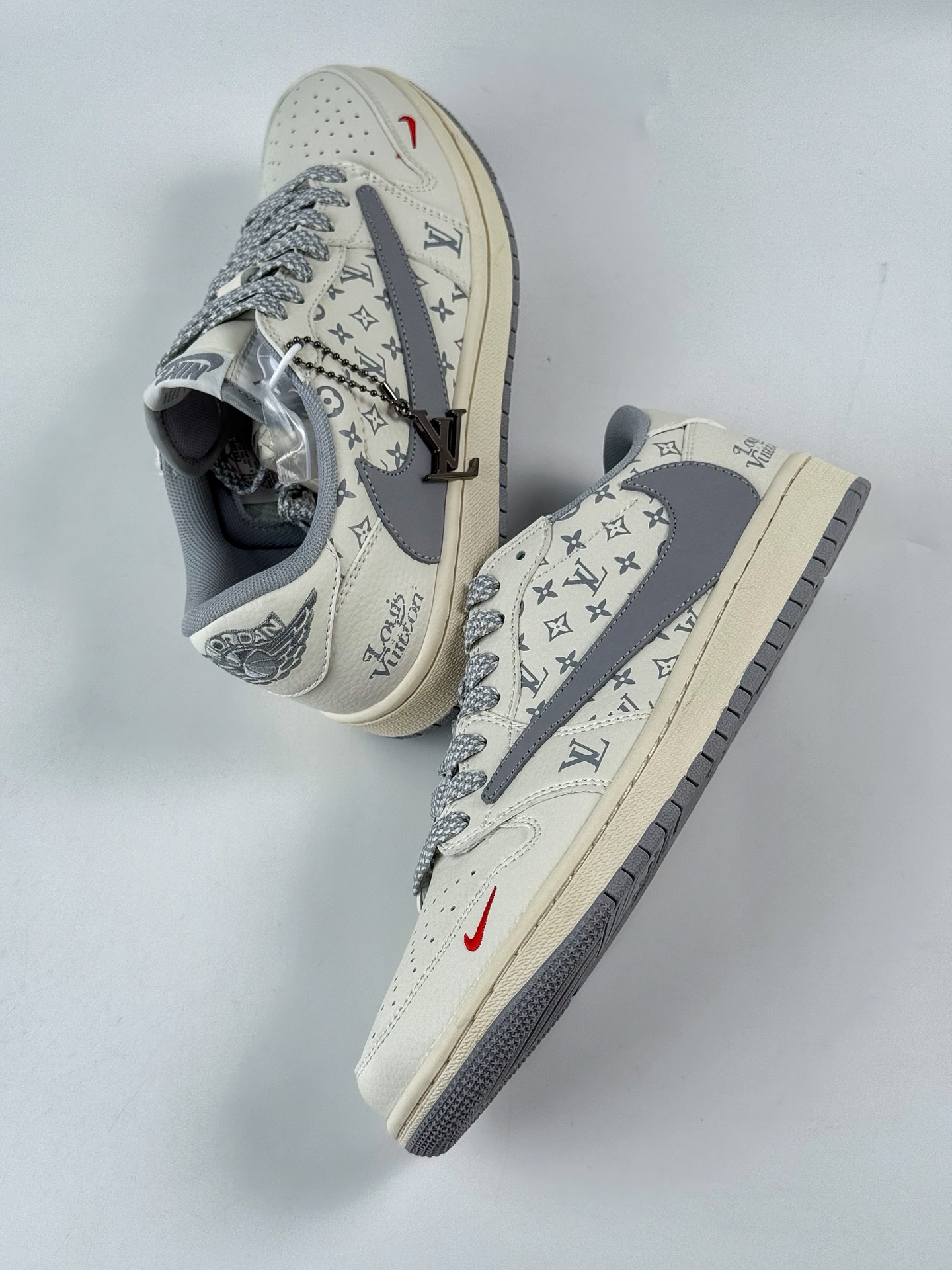Travis Scott x Nike Air Jordan 1 Low x Louis Vuitton Air Jordan 1 Low 反转白灰小勾满天星倒钩 CS5288-502