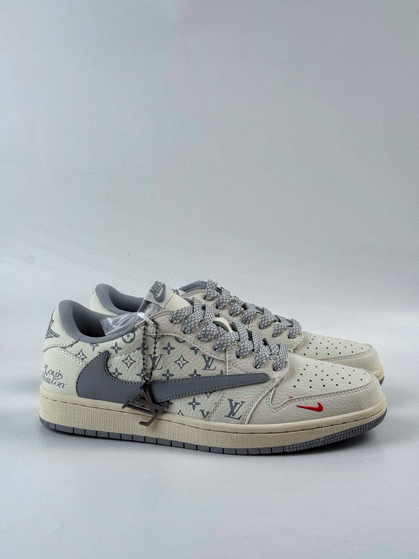 Travis Scott x Nike Air Jordan 1 Low x Louis Vuitton Air Jordan 1 Low 反转白灰小勾满天星倒钩 CS5288-502