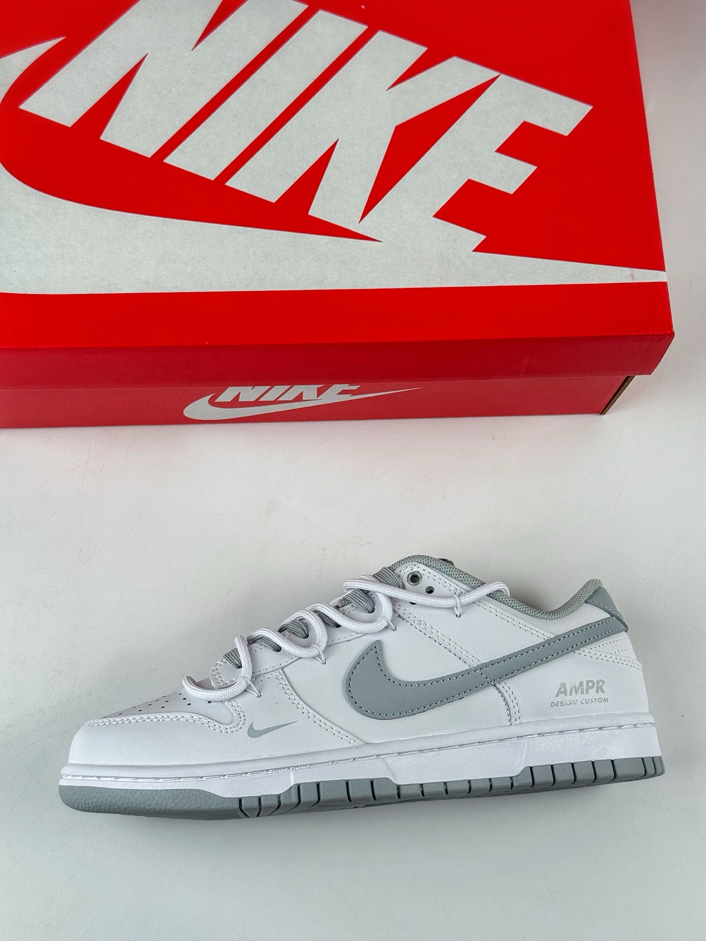 Nike SB Dunk Low x Ju Do It 白灰小勾绑带 WB0528-101