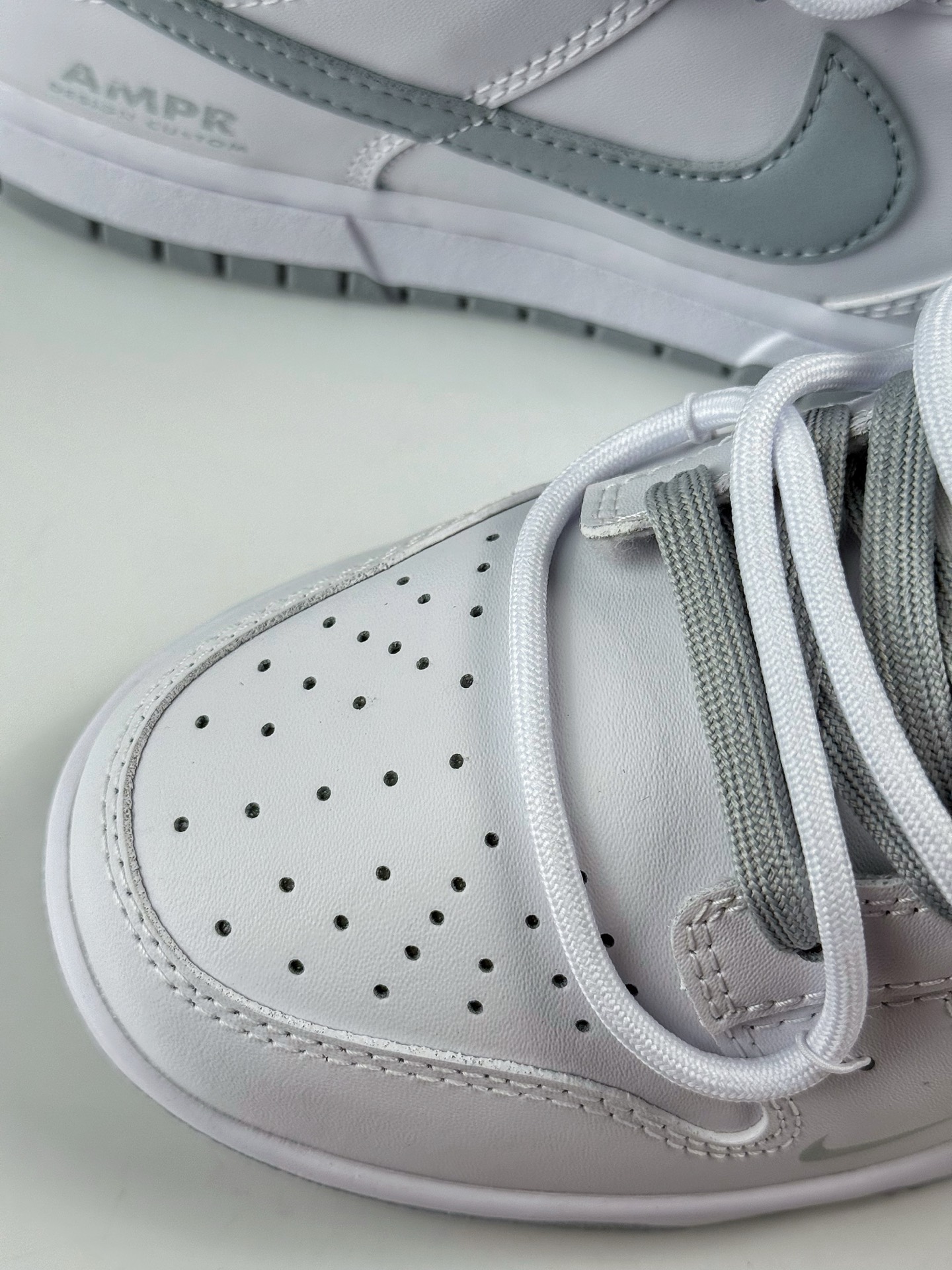 Nike SB Dunk Low x Ju Do It 白灰小勾绑带 WB0528-101