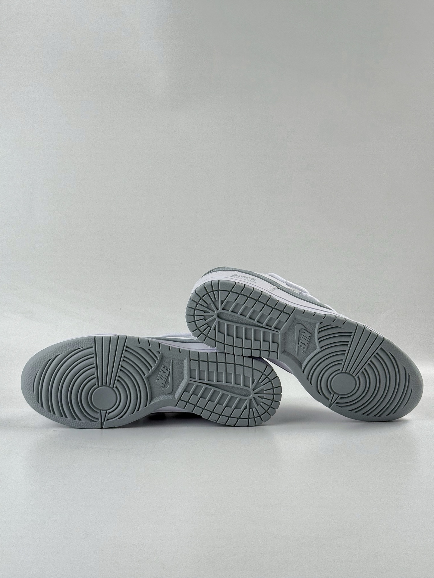 Nike SB Dunk Low x Ju Do It 白灰小勾绑带 WB0528-101