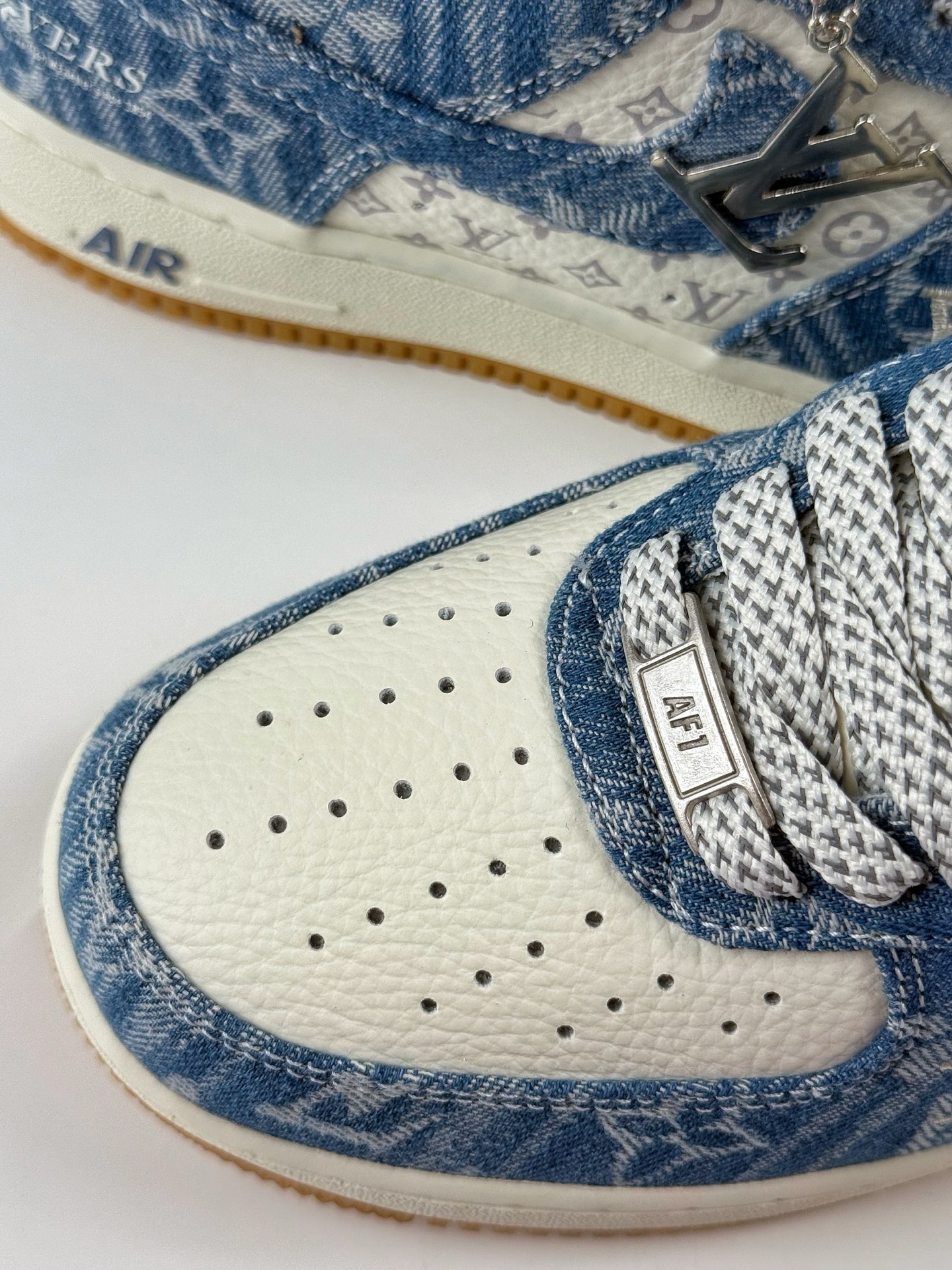 Nike Air Force 1 Low 07 x Louis Vuitton 蓝白牛仔满天星 YF9511-815