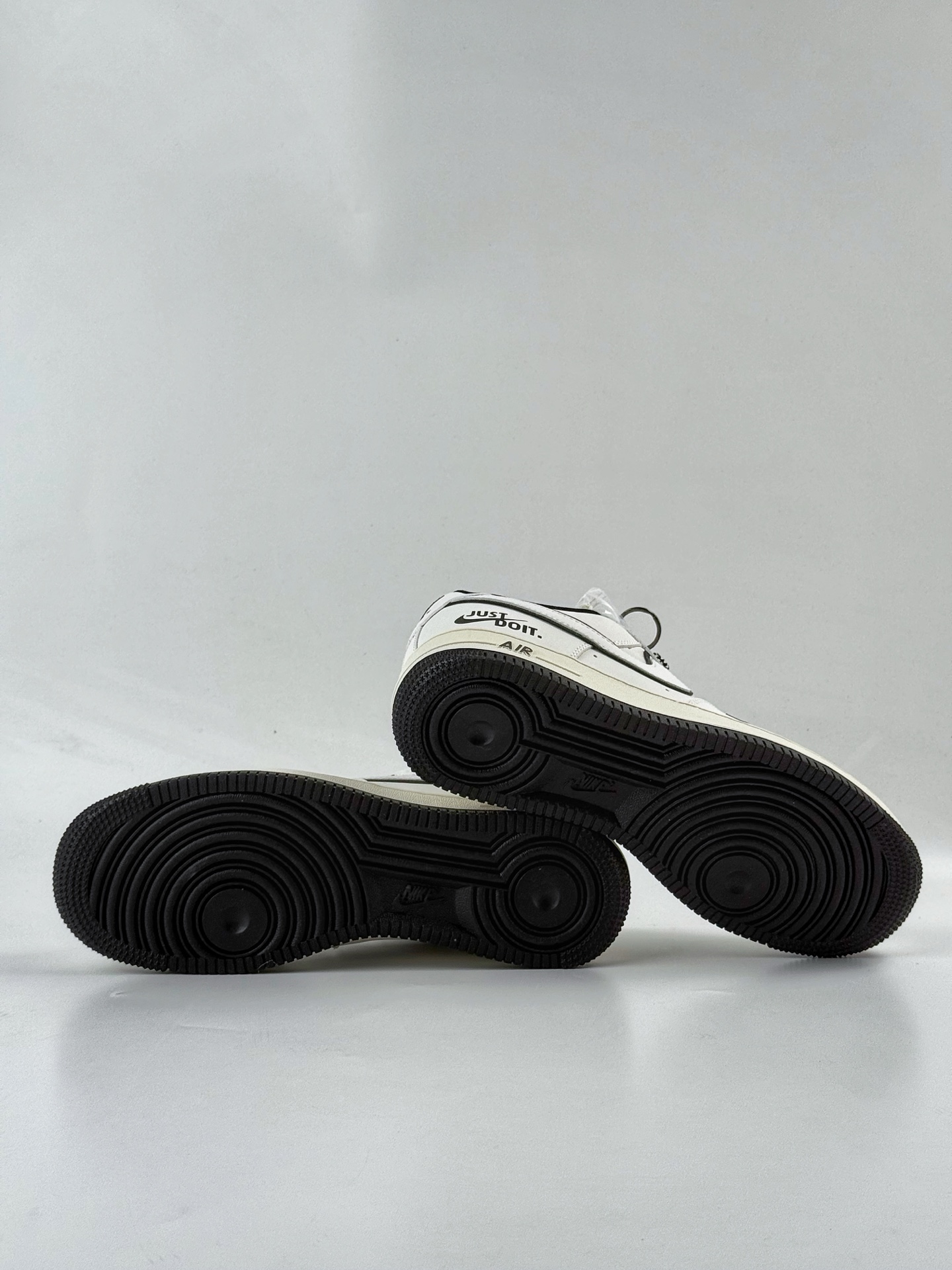 Nike Air Force 1 Low 07 x Ju Do It 白黑小勾满天星 CS5288-038