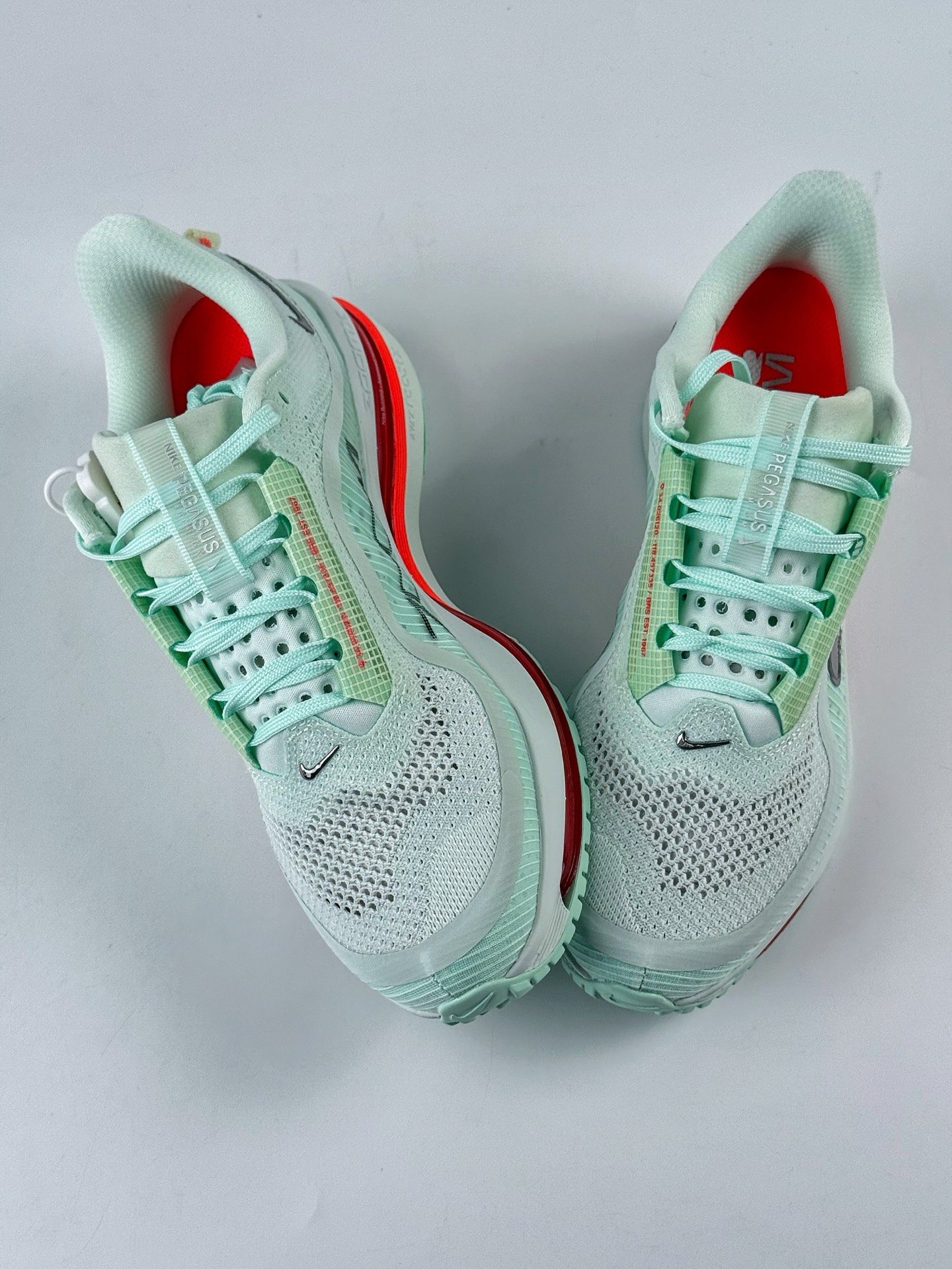 Nike Pegasus Premium 减震防滑耐磨透气 低帮跑步鞋 HQ2592-301 Nike Pegasus Premium 减震防滑耐磨透气 低帮跑步鞋 HQ2592-301