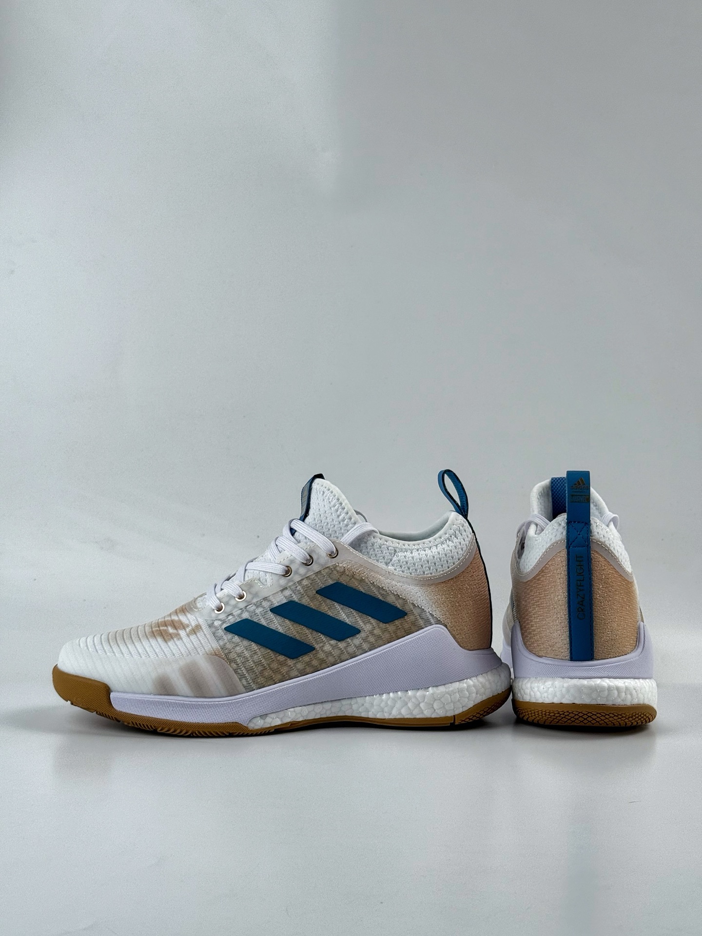 ADIDAS CRAZYFLIGHT MID 运动鞋 记忆回弹BOOST真爆大底 运动排球鞋 GW5099