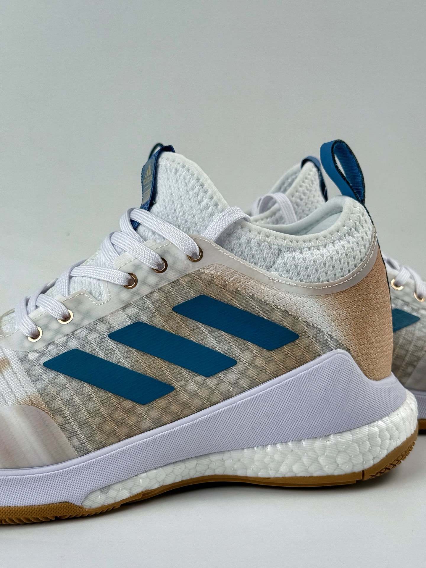 ADIDAS CRAZYFLIGHT MID 运动鞋 记忆回弹BOOST真爆大底 运动排球鞋 GW5099