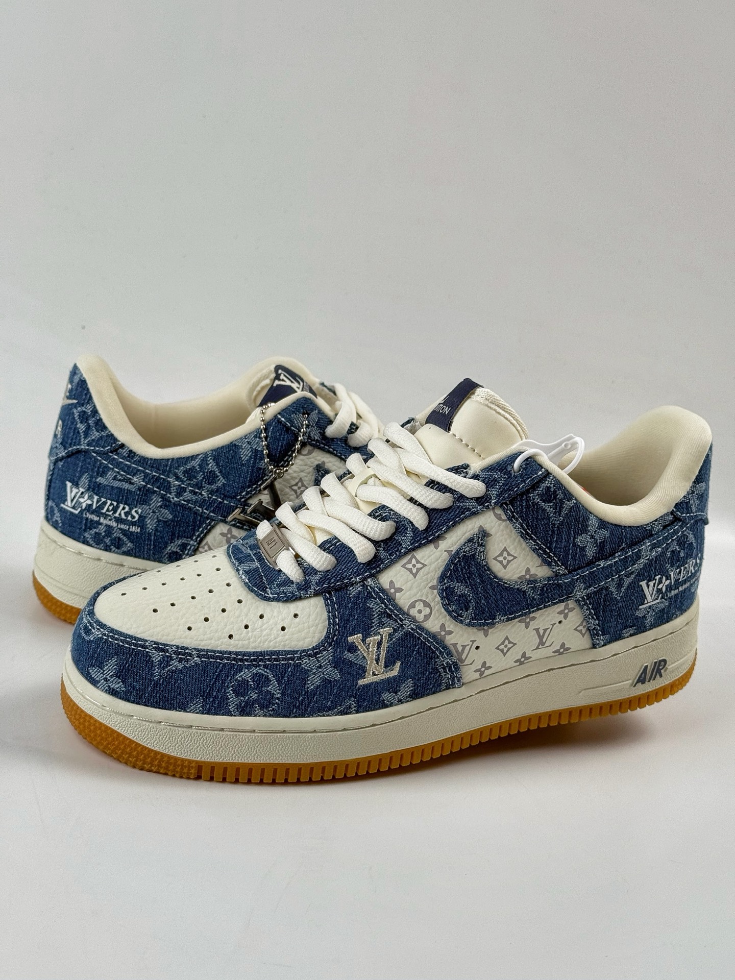 260 Nike Air Force 1 Low 07 x Louis Vuitton 蓝白牛仔 YF9511-813-Chinese UA Cheap High Quatity Brand Clothes Bags handbags Sneakers wholesale wholesaler seller from China Factory suppliers Fashion Clothing Shoes best Quality Beautiful Price 260 Nike Air Force 1 Low 07 x Louis Vuitton 蓝白牛仔 YF9511-813