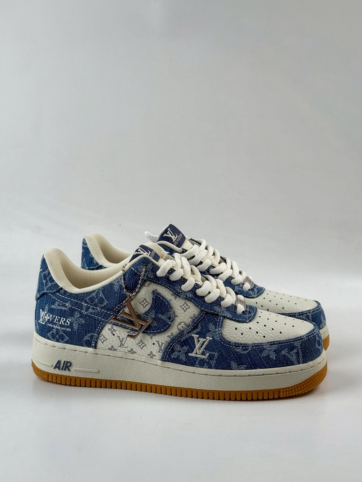 260 Nike Air Force 1 Low 07 x Louis Vuitton 蓝白牛仔 YF9511-813-Chinese UA Cheap High Quatity Brand Clothes Bags handbags Sneakers wholesale wholesaler seller from China Factory suppliers Fashion Clothing Shoes best Quality Beautiful Price 260 Nike Air Force 1 Low 07 x Louis Vuitton 蓝白牛仔 YF9511-813