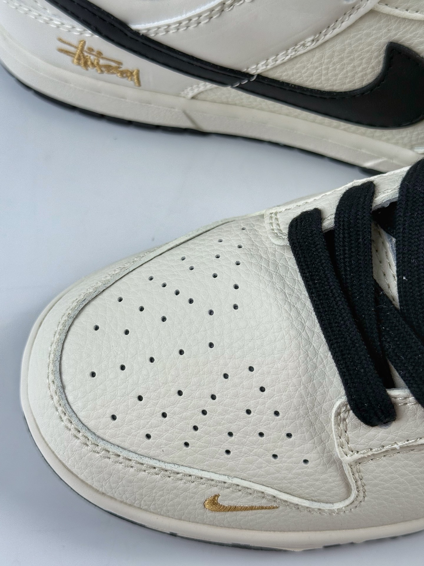 Nike SB Dunk Low x Stussy 白黑小勾 JP1628-039 Nike SB Dunk Low x Stussy 白黑小勾 JP1628-039