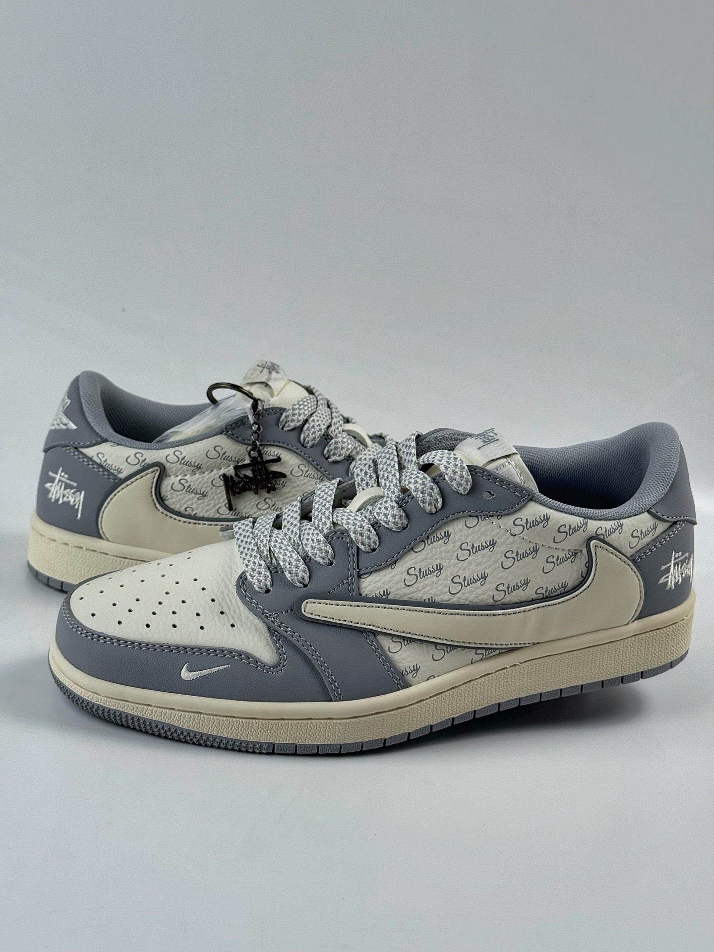 Travis Scott x Nike Air Jordan 1 Low x Stussy Air Jordan 1 Low 反转灰白小勾满天星倒钩 CS5288-500 Travis Scott x Nike Air Jordan 1 Low x Stussy Air Jordan 1 Low 反转灰白小勾满天星倒钩 CS5288-500