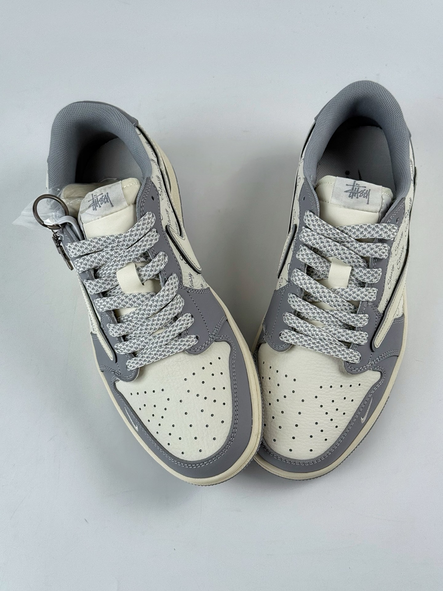 Travis Scott x Nike Air Jordan 1 Low x Stussy Air Jordan 1 Low 反转灰白小勾满天星倒钩 CS5288-500 Travis Scott x Nike Air Jordan 1 Low x Stussy Air Jordan 1 Low 反转灰白小勾满天星倒钩 CS5288-500