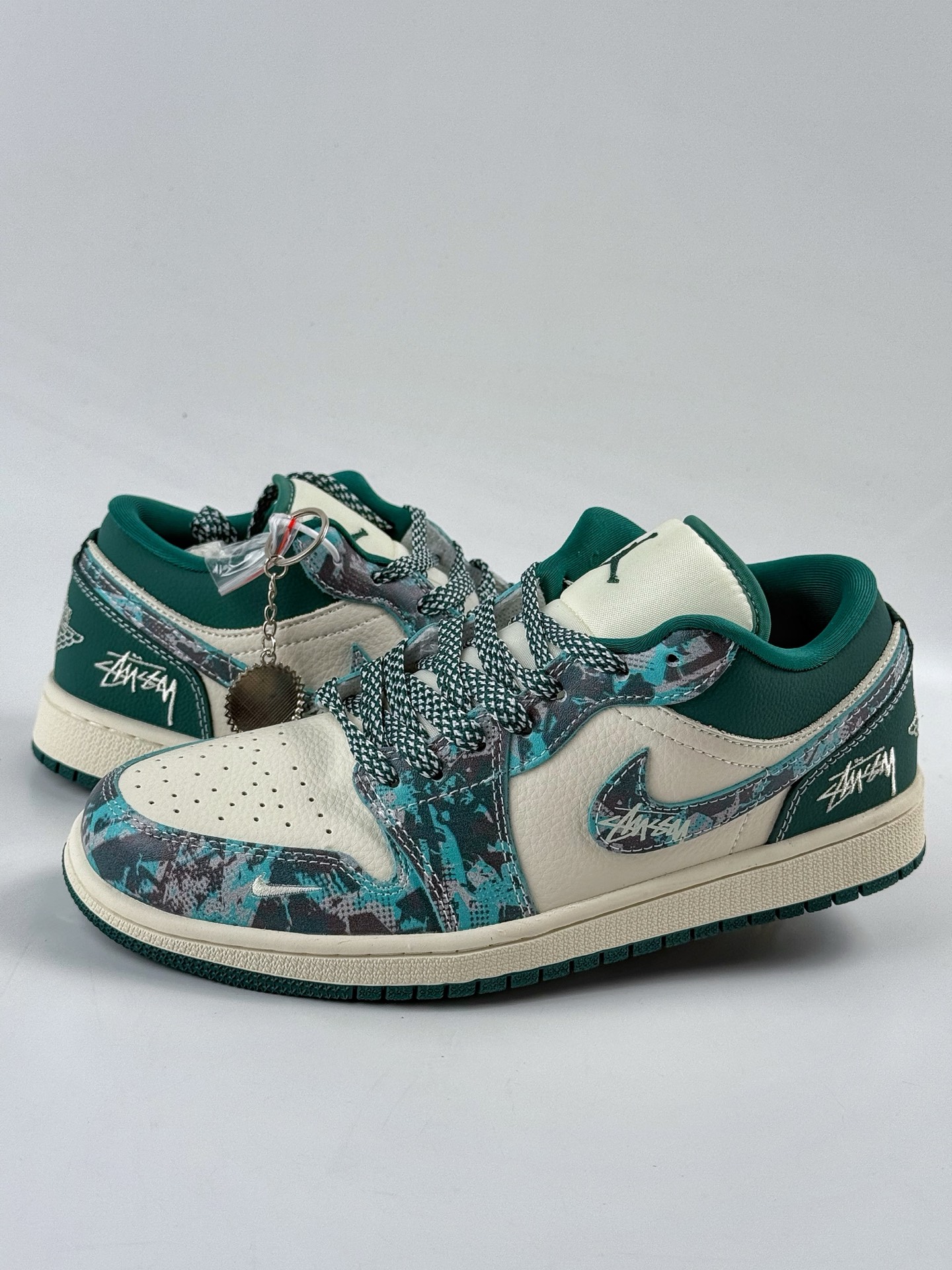 Nike Jordan Air Jordan 1 x Stussy 绿白小勾满天星 QG1988-012