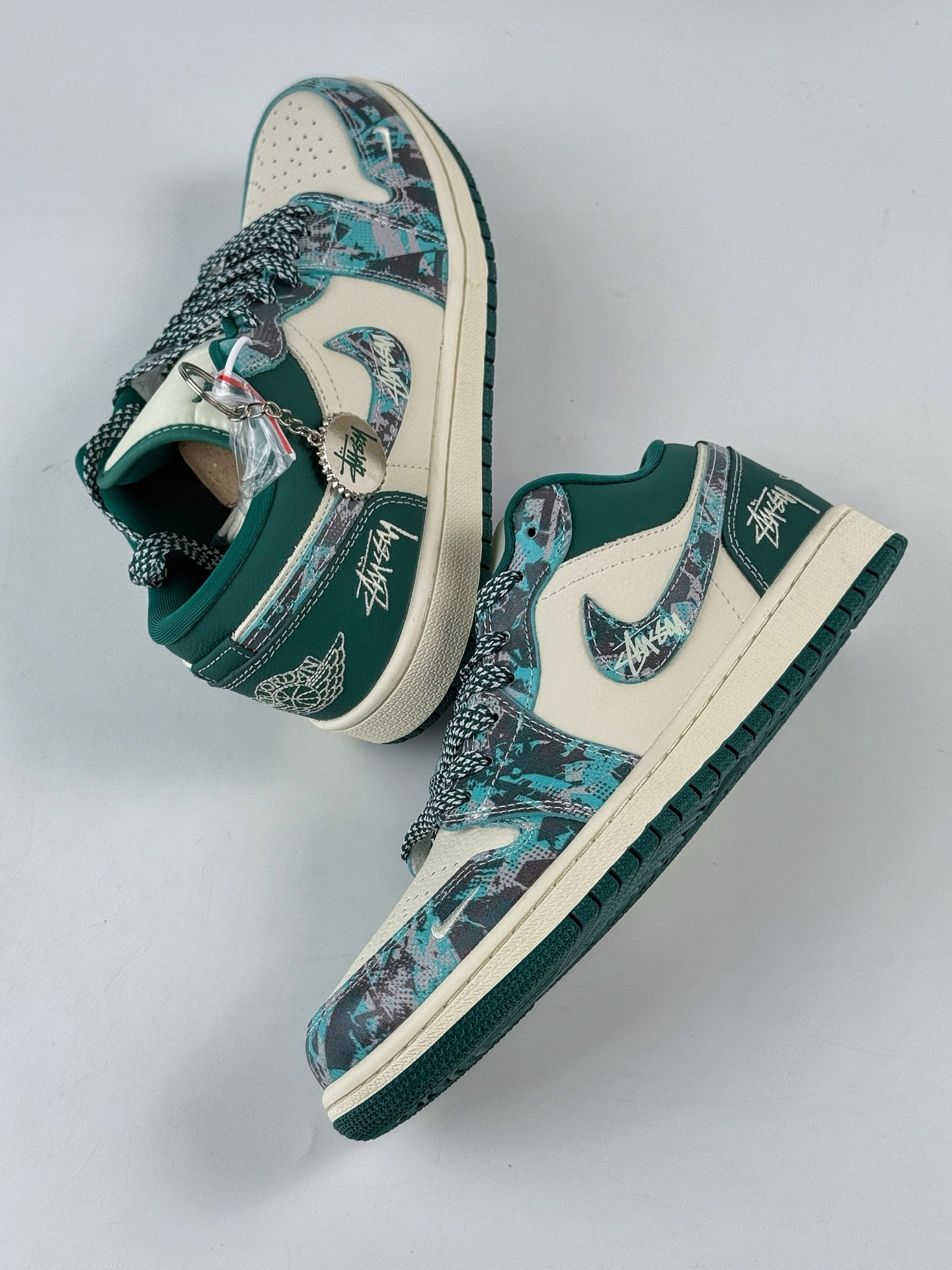 Nike Jordan Air Jordan 1 x Stussy 绿白小勾满天星 QG1988-012