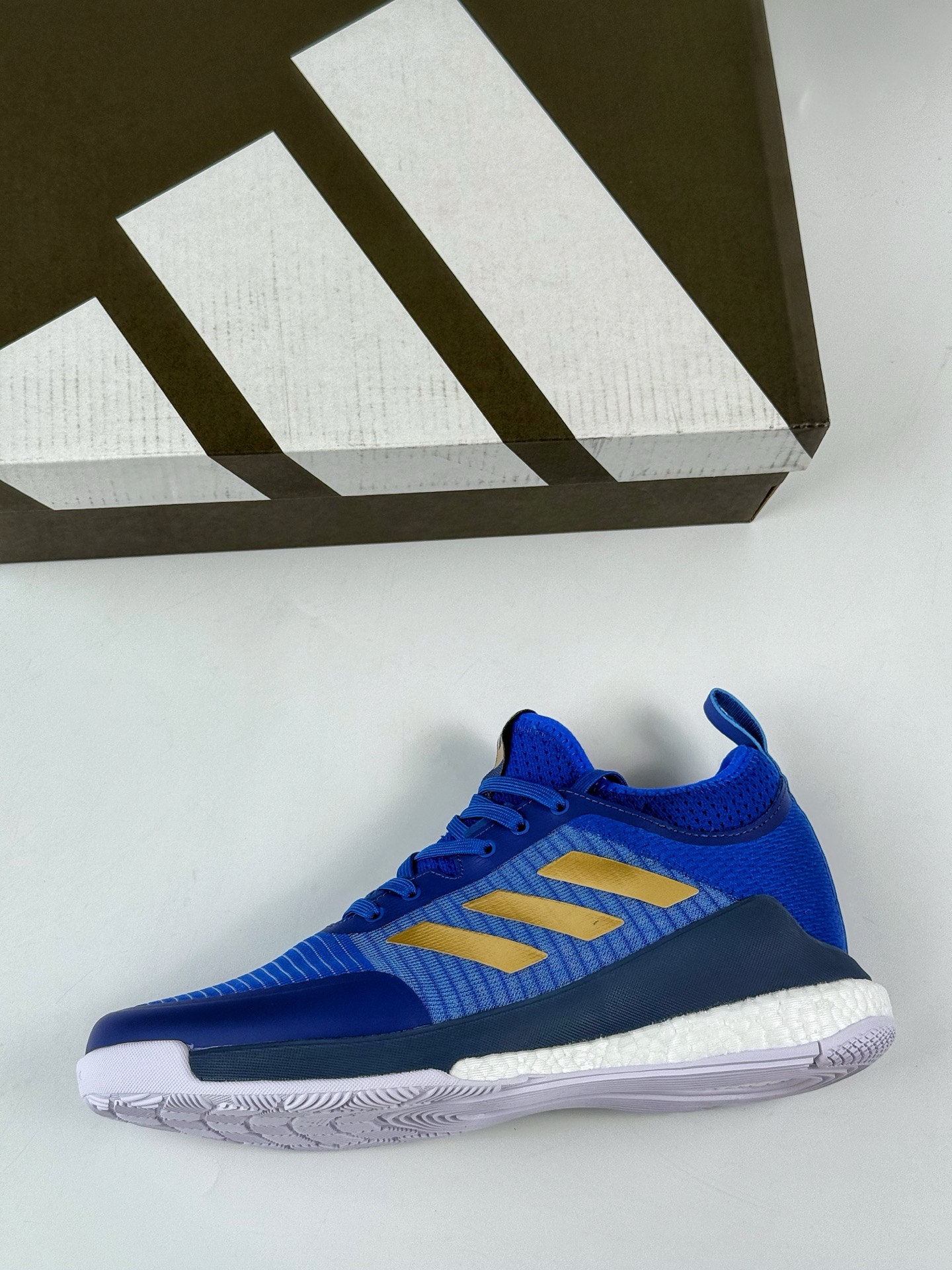 ADIDAS CRAZYFLIGHT MID 运动鞋 记忆回弹BOOST真爆大底 运动排球鞋 HQ3488