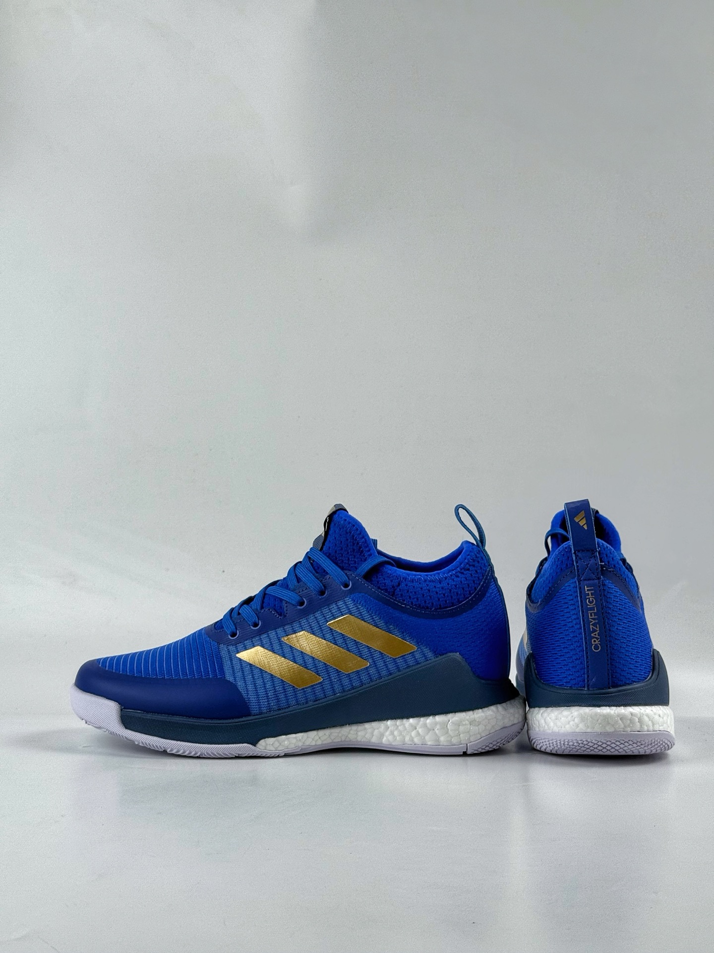 ADIDAS CRAZYFLIGHT MID 运动鞋 记忆回弹BOOST真爆大底 运动排球鞋 HQ3488