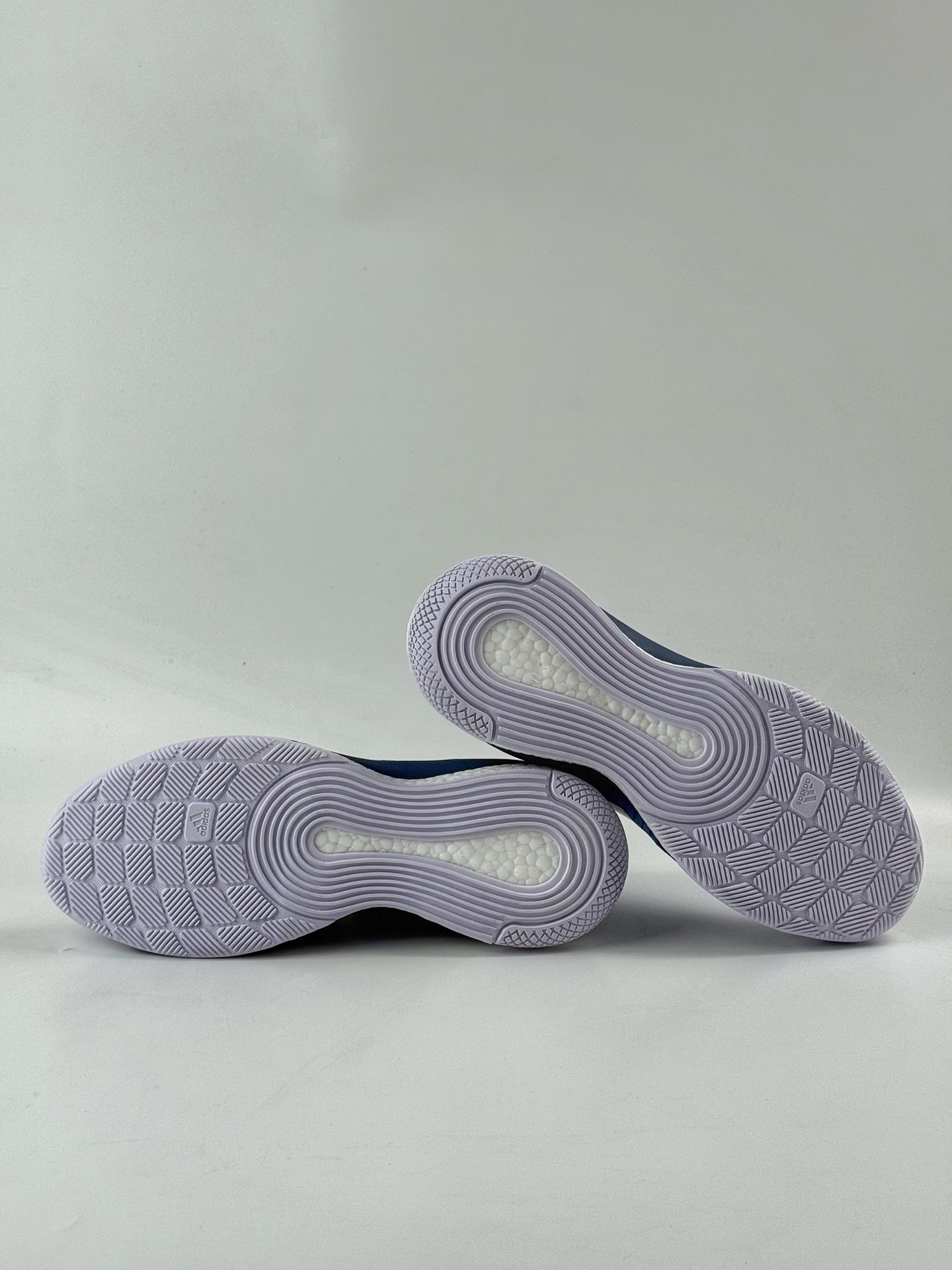 ADIDAS CRAZYFLIGHT MID 运动鞋 记忆回弹BOOST真爆大底 运动排球鞋 HQ3488