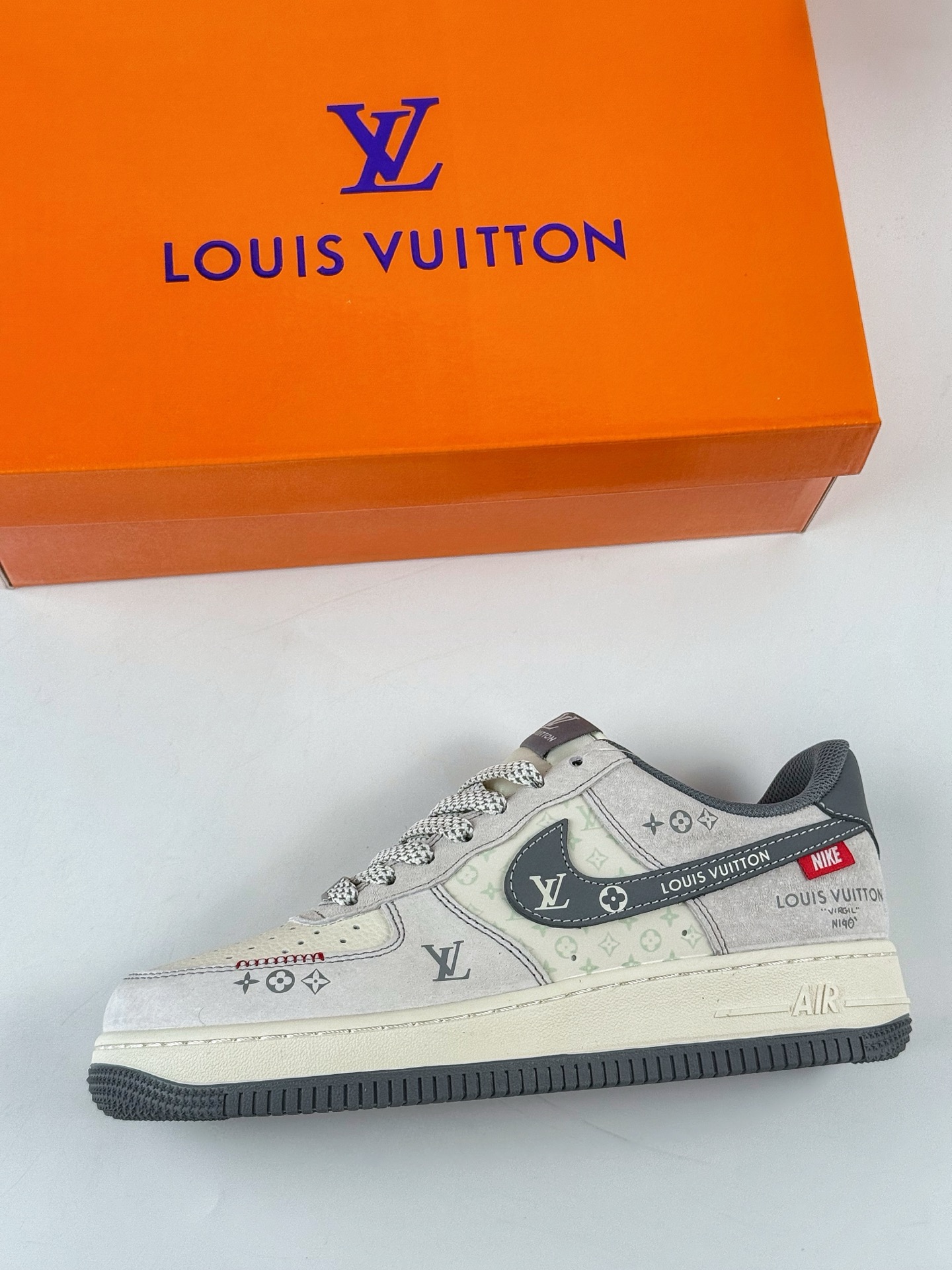 Nike Air Force 1 Low 07 x Louis Vuitton 灰白满天星 CX5050-Y25 Nike Air Force 1 Low 07 x Louis Vuitton 灰白满天星 CX5050-Y25