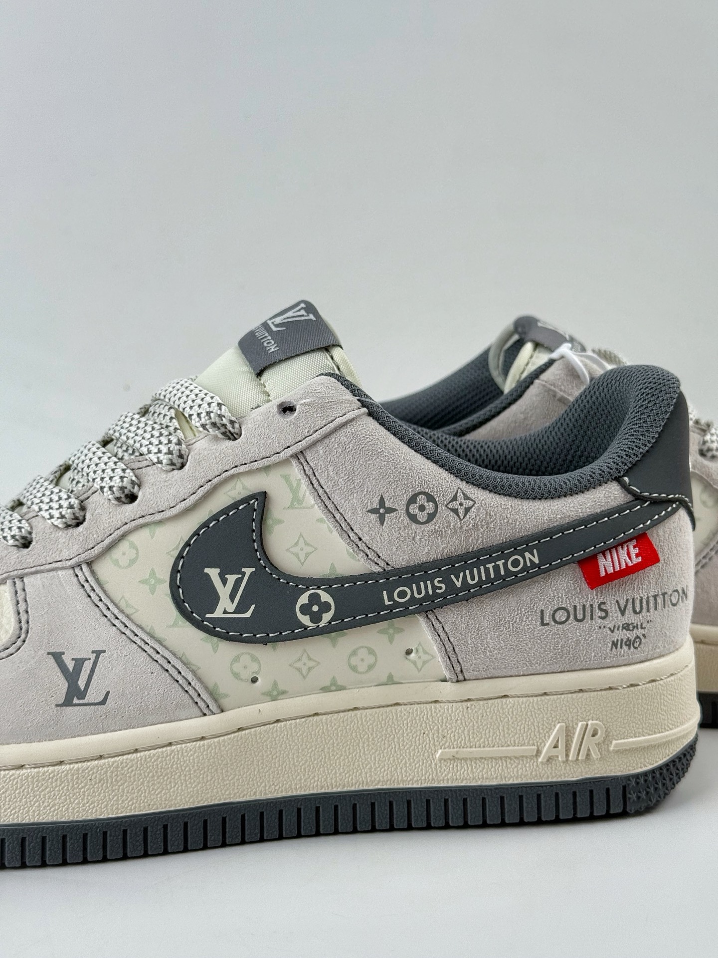 Nike Air Force 1 Low 07 x Louis Vuitton 灰白满天星 CX5050-Y25 Nike Air Force 1 Low 07 x Louis Vuitton 灰白满天星 CX5050-Y25