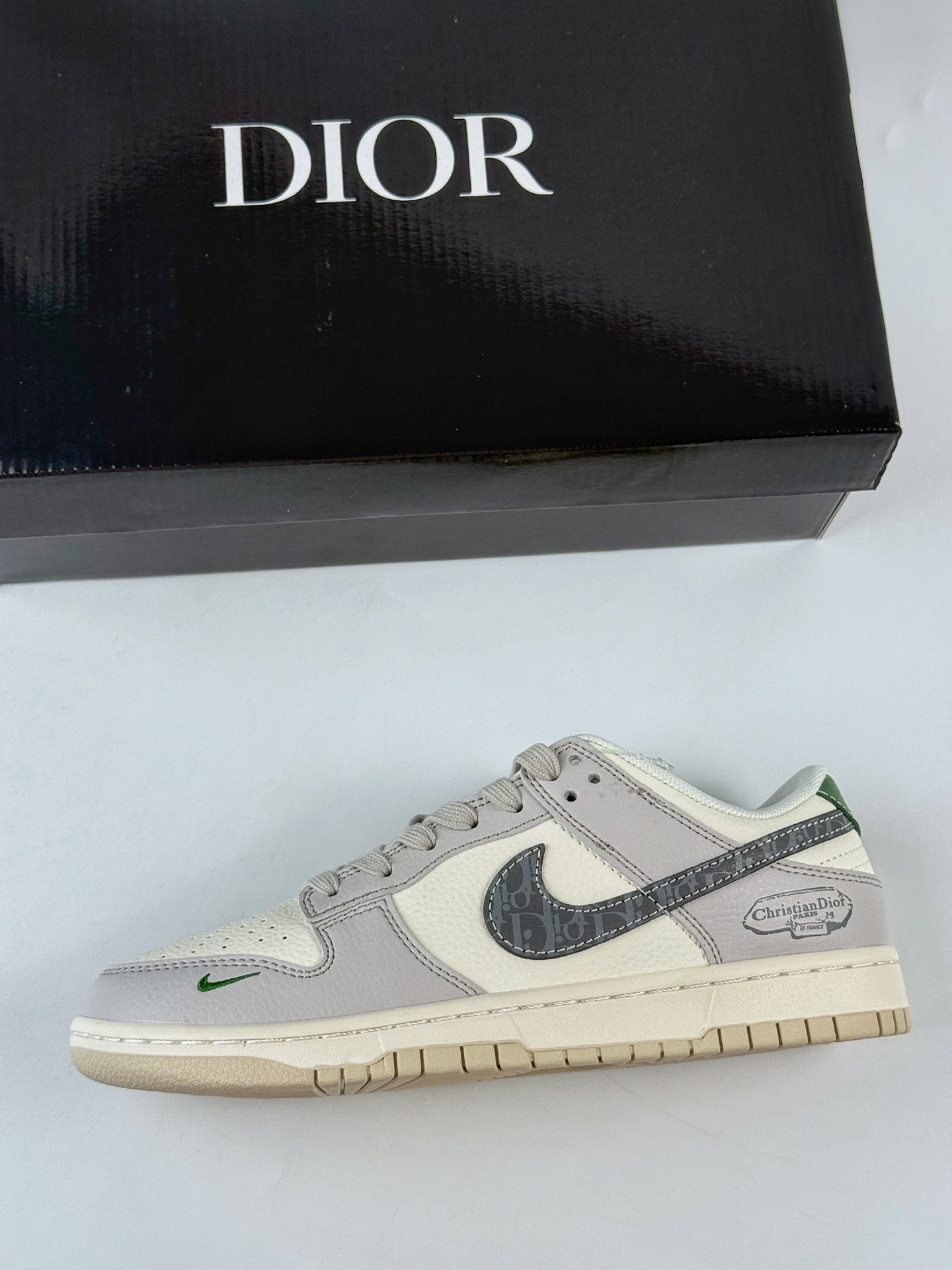 Nike SB Dunk Low x DIOR 灰白小勾 ZH2598-276