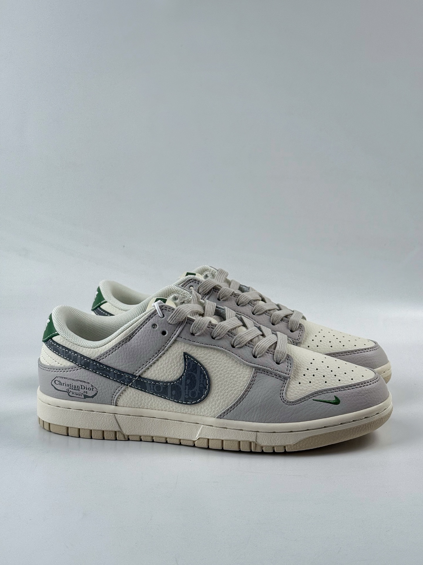 Nike SB Dunk Low x DIOR 灰白小勾 ZH2598-276