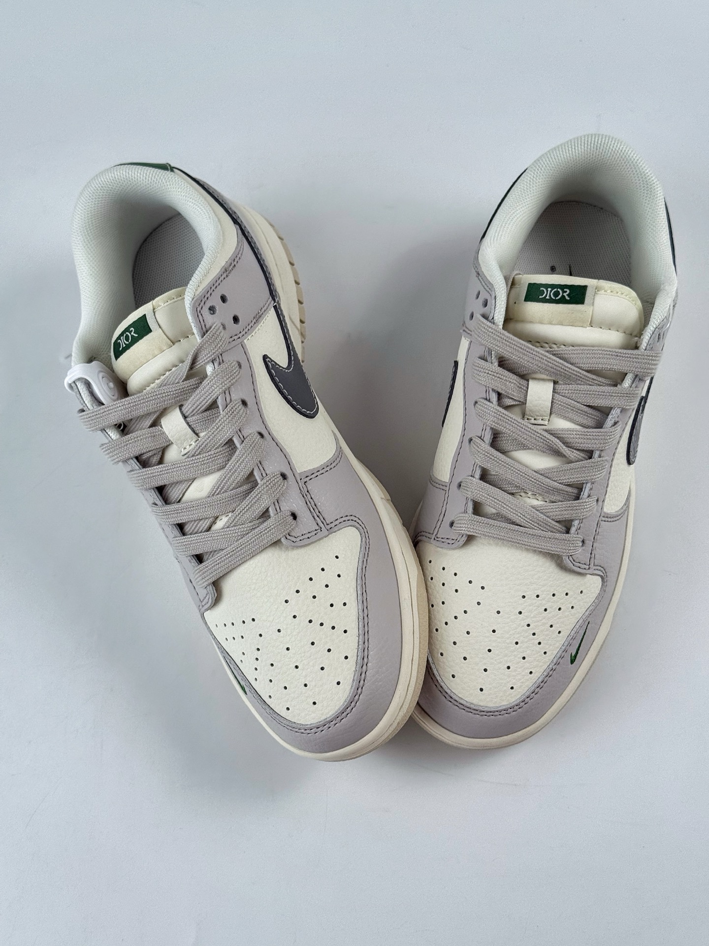 Nike SB Dunk Low x DIOR 灰白小勾 ZH2598-276