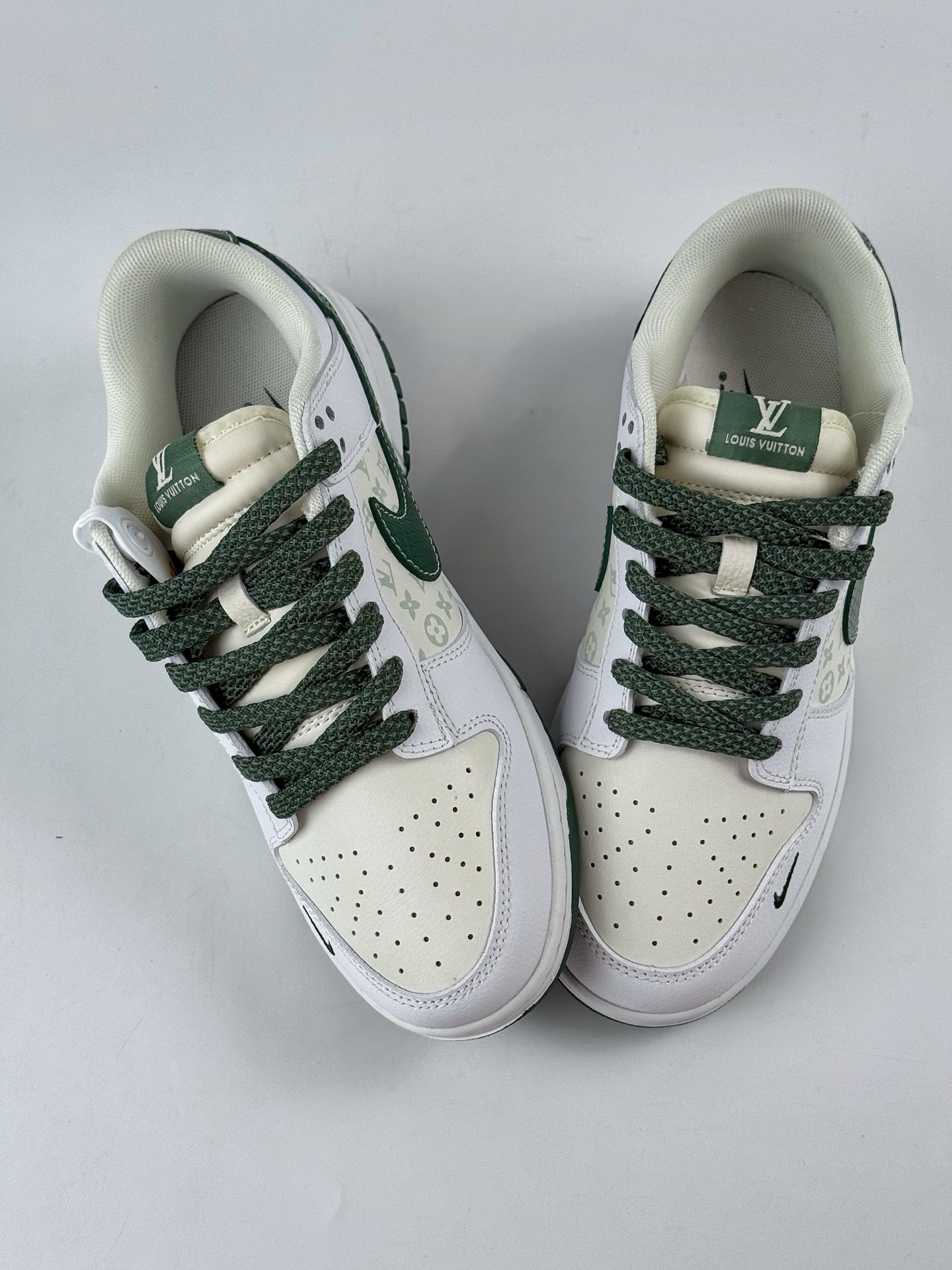 Nike SB Dunk Low x Louis Vuitton 白绿小勾满天星 HS2506-214 Nike SB Dunk Low x Louis Vuitton 白绿小勾满天星 HS2506-214