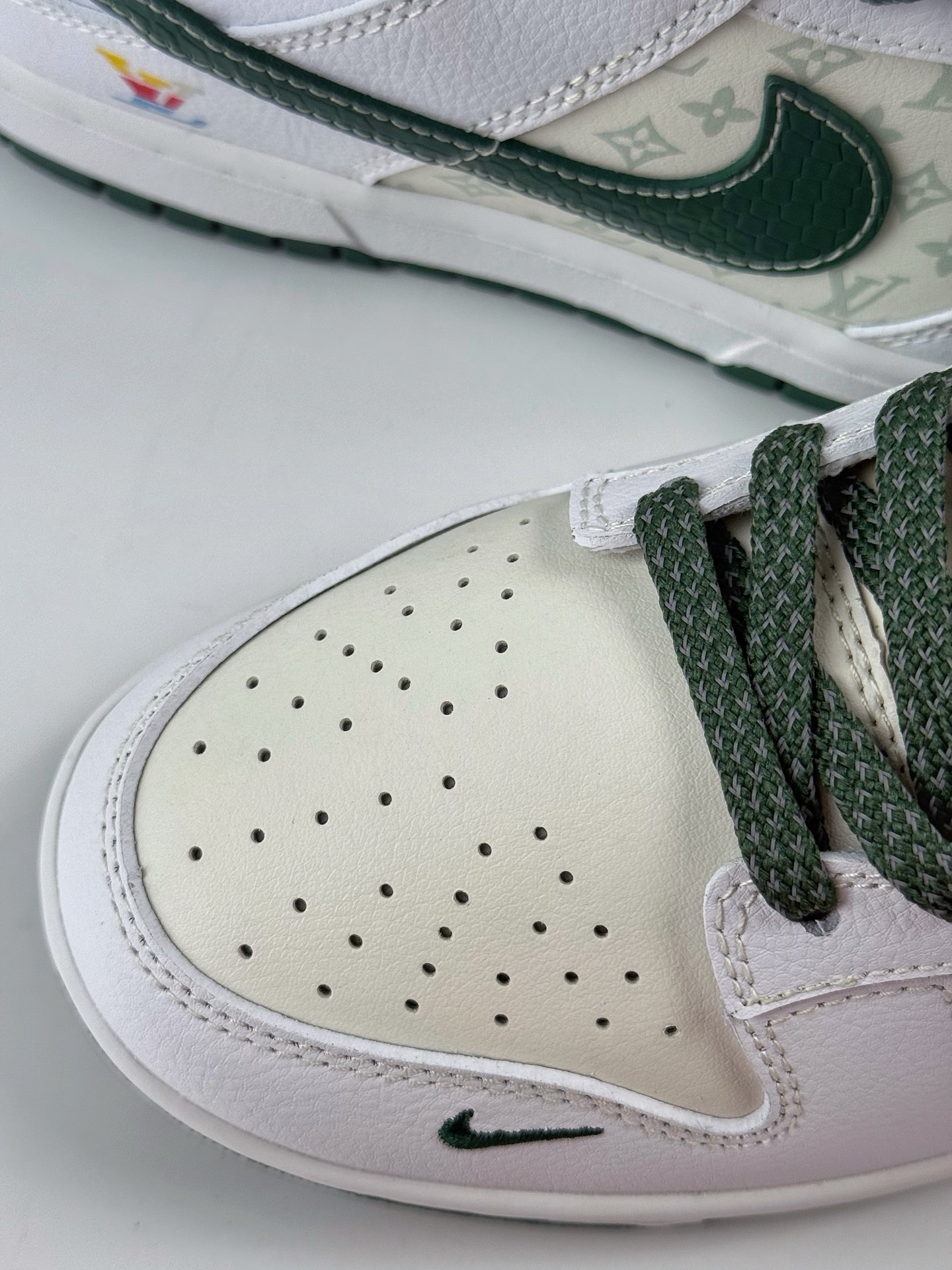 Nike SB Dunk Low x Louis Vuitton 白绿小勾满天星 HS2506-214 Nike SB Dunk Low x Louis Vuitton 白绿小勾满天星 HS2506-214