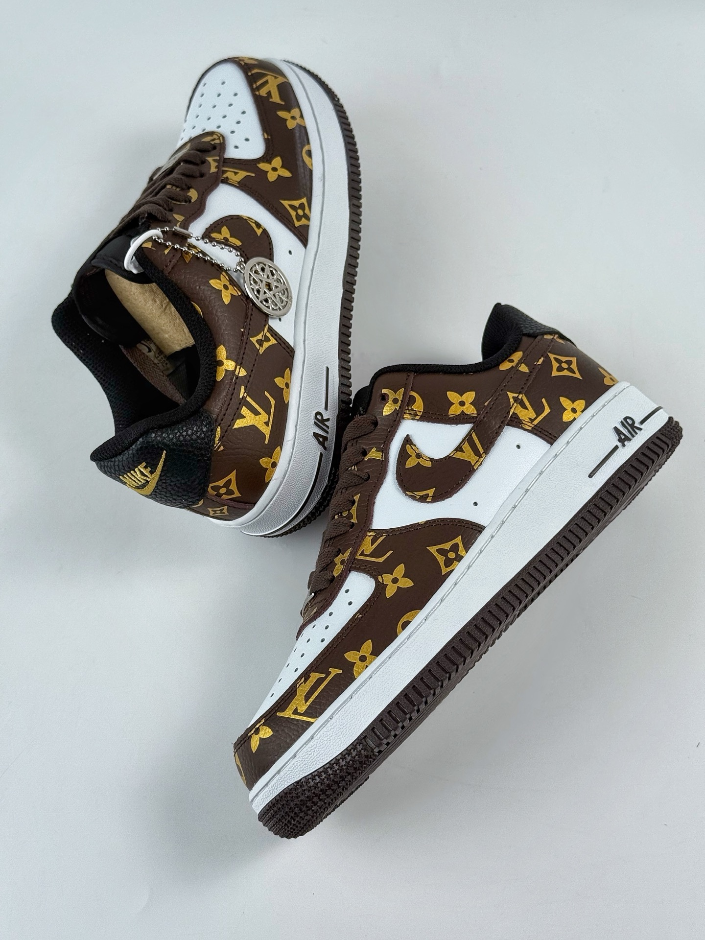 Nike Air Force 1 Low 07 x Louis Vuitton 棕白满印小勾 CZ3986-004