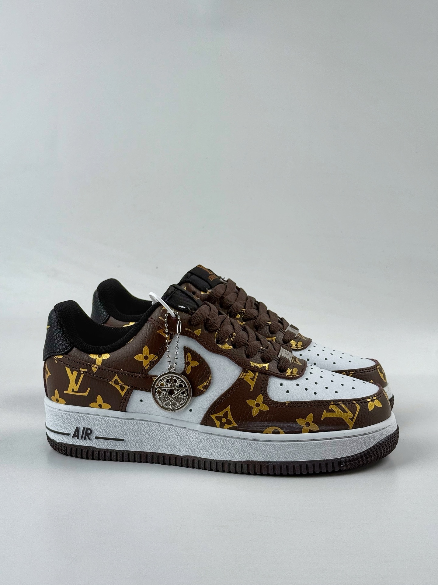 Nike Air Force 1 Low 07 x Louis Vuitton 棕白满印小勾 CZ3986-004