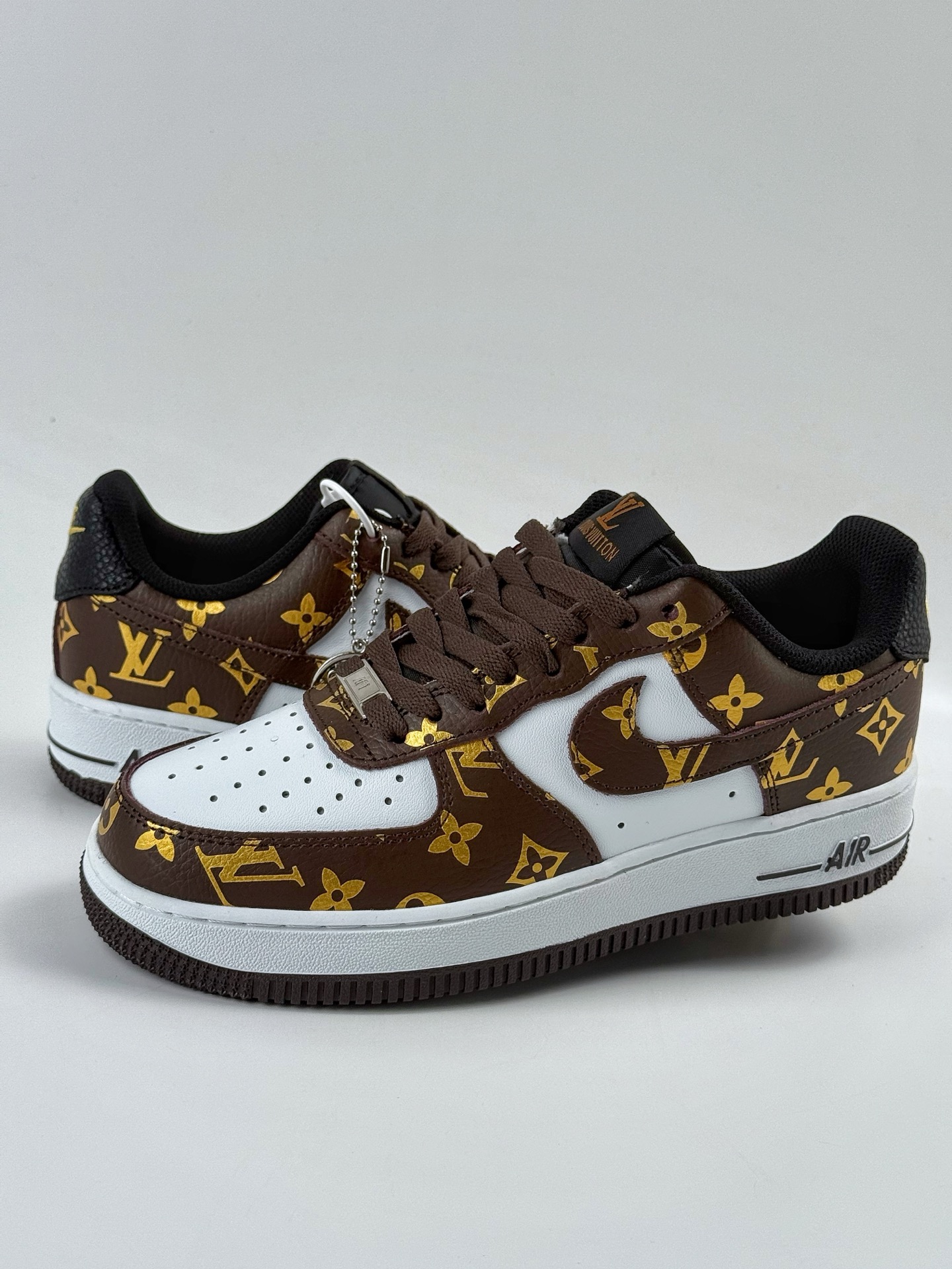 Nike Air Force 1 Low 07 x Louis Vuitton 棕白满印小勾 CZ3986-004