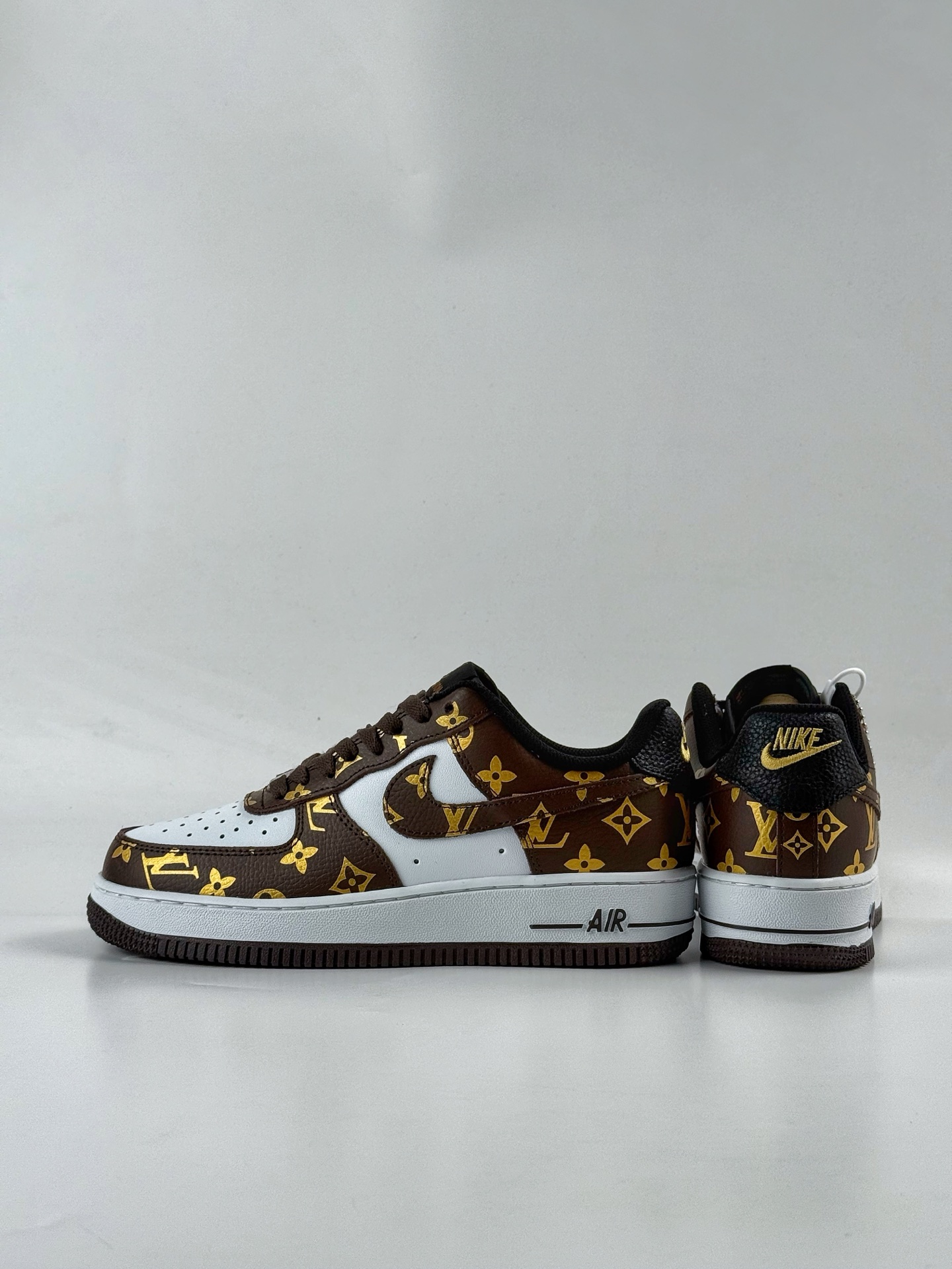 Nike Air Force 1 Low 07 x Louis Vuitton 棕白满印小勾 CZ3986-004