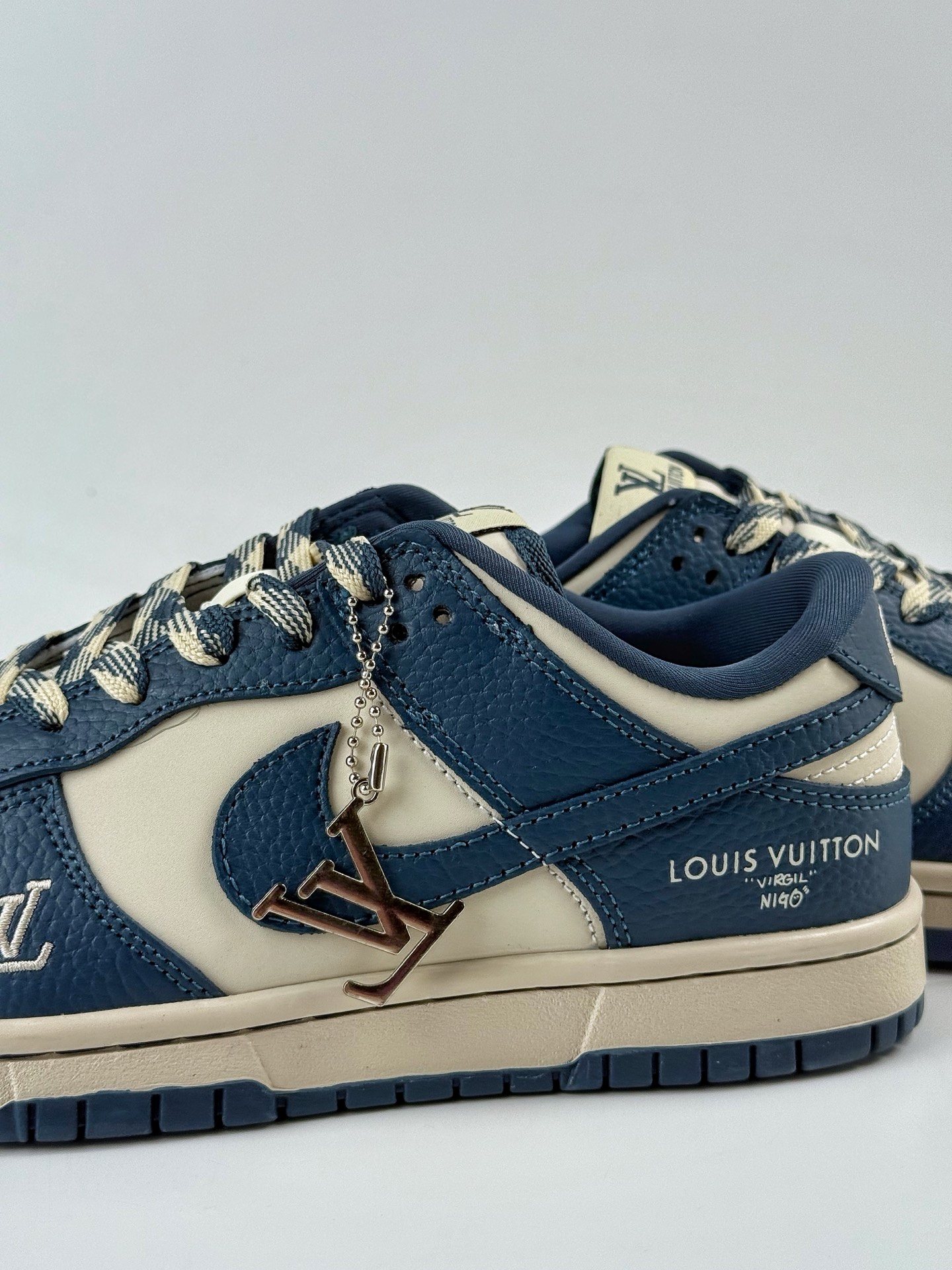 NIKE SB Dunk Low RETRO x Louis Vuitton 蓝白 SC0601-477