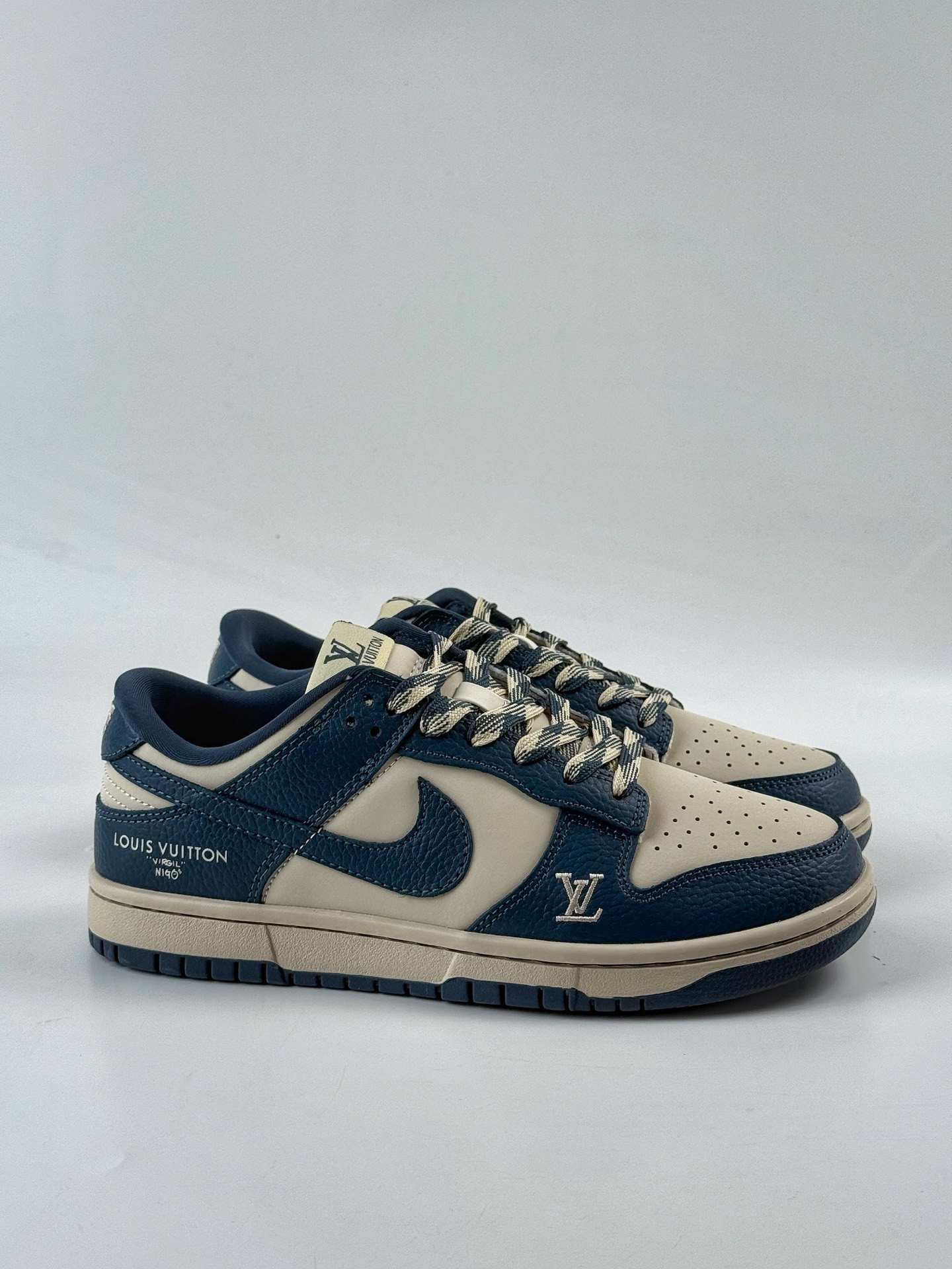 NIKE SB Dunk Low RETRO x Louis Vuitton 蓝白 SC0601-477