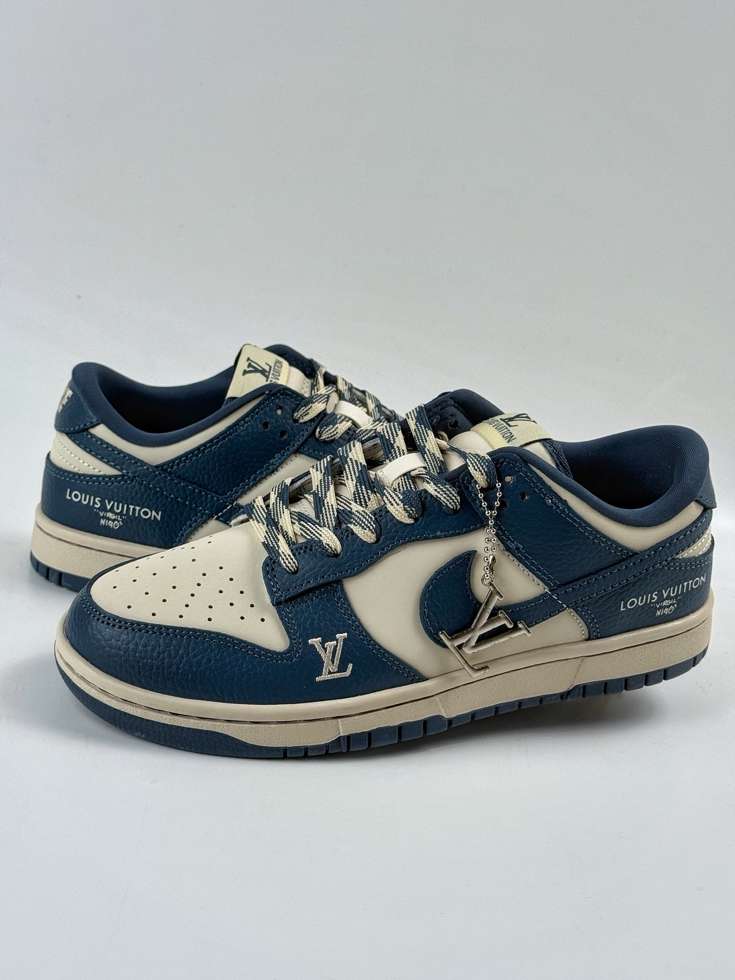 NIKE SB Dunk Low RETRO x Louis Vuitton 蓝白 SC0601-477