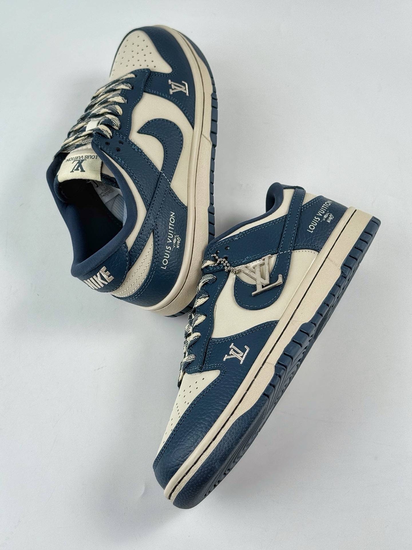 NIKE SB Dunk Low RETRO x Louis Vuitton 蓝白 SC0601-477