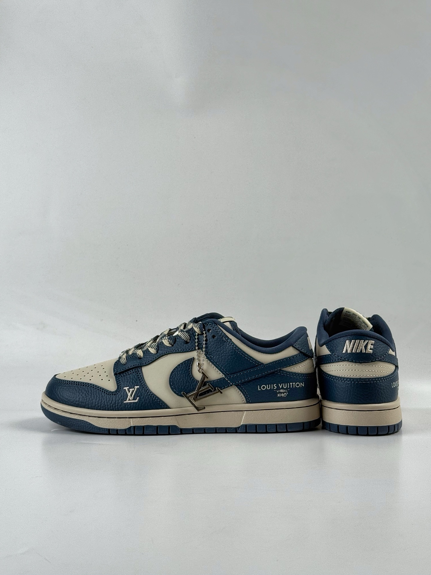 NIKE SB Dunk Low RETRO x Louis Vuitton 蓝白 SC0601-477