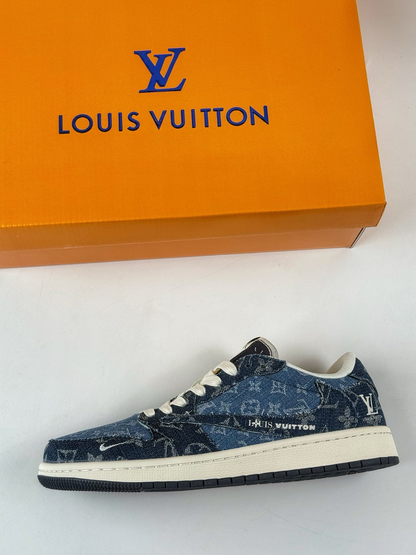 280 Travis Scott x Nike Air Jordan 1 Low x Louis Vuitton Air Jordan 1 Low 反转深蓝牛仔小勾倒钩 XD0798-312