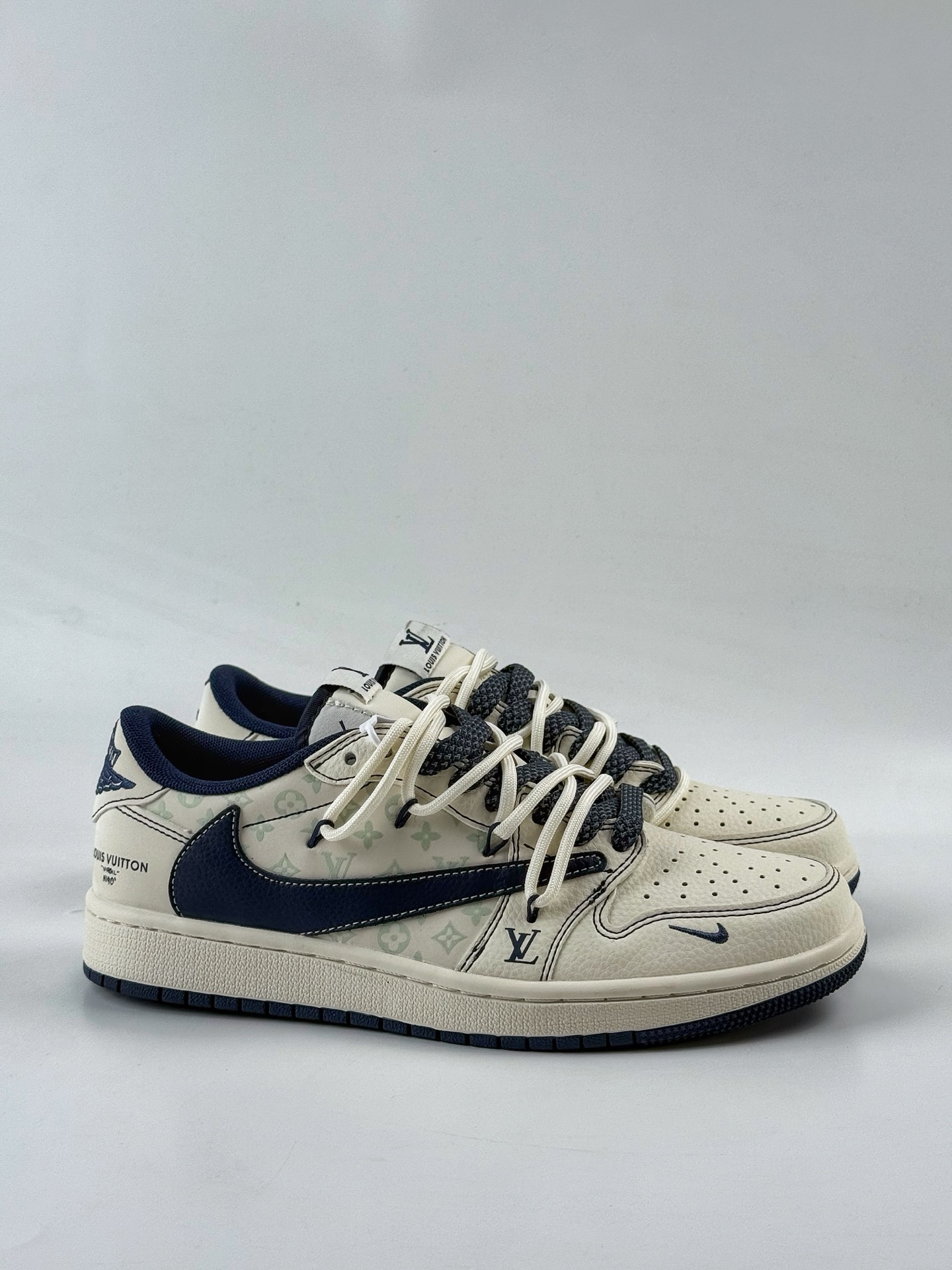 280 Travis Scott x Nike Air Jordan 1 Low x Louis Vuitton Air Jordan 1 Low 反转白蓝小勾绑带满天星倒钩 HT5088-603