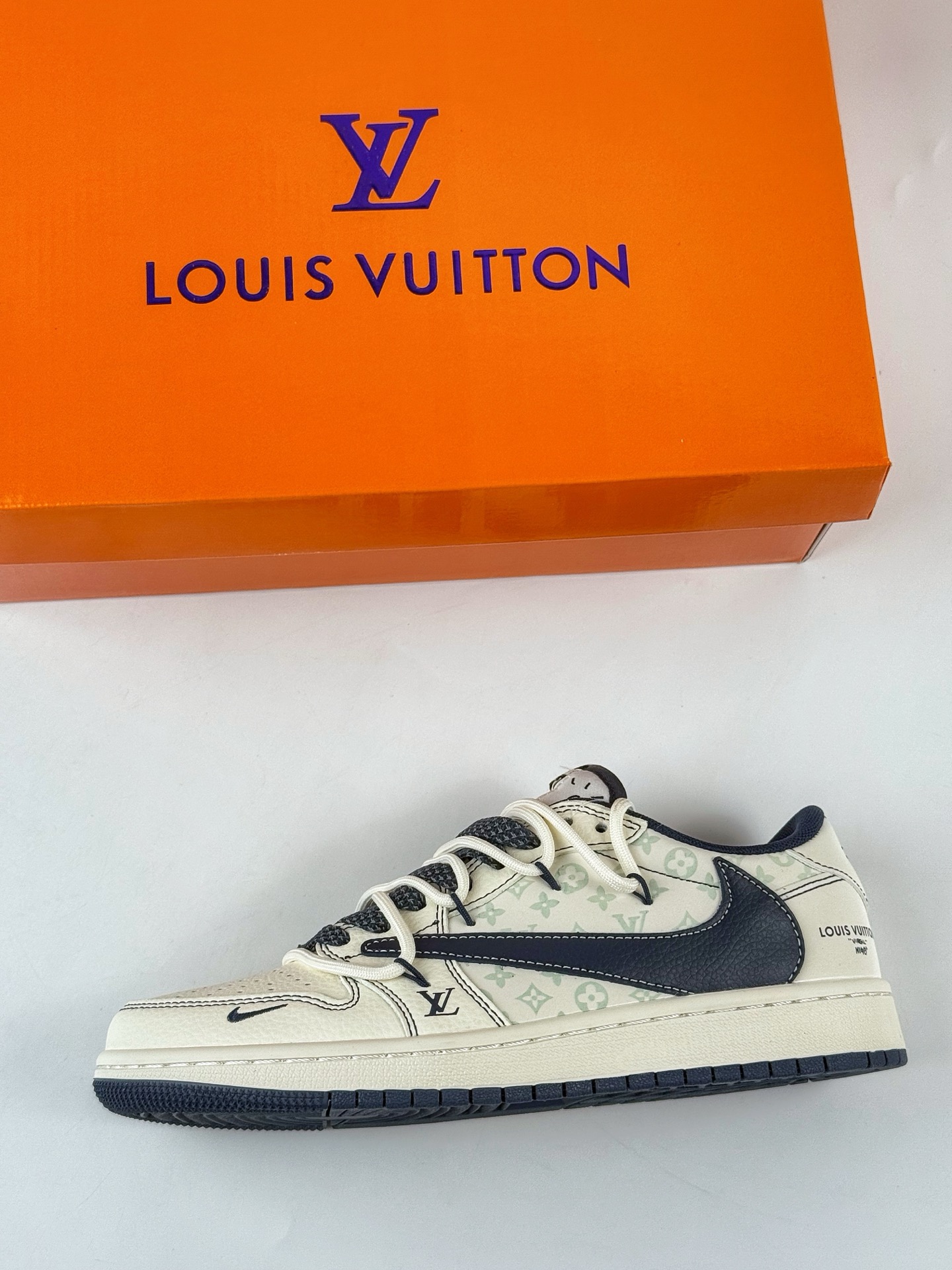280 Travis Scott x Nike Air Jordan 1 Low x Louis Vuitton Air Jordan 1 Low 反转白蓝小勾绑带满天星倒钩 HT5088-603